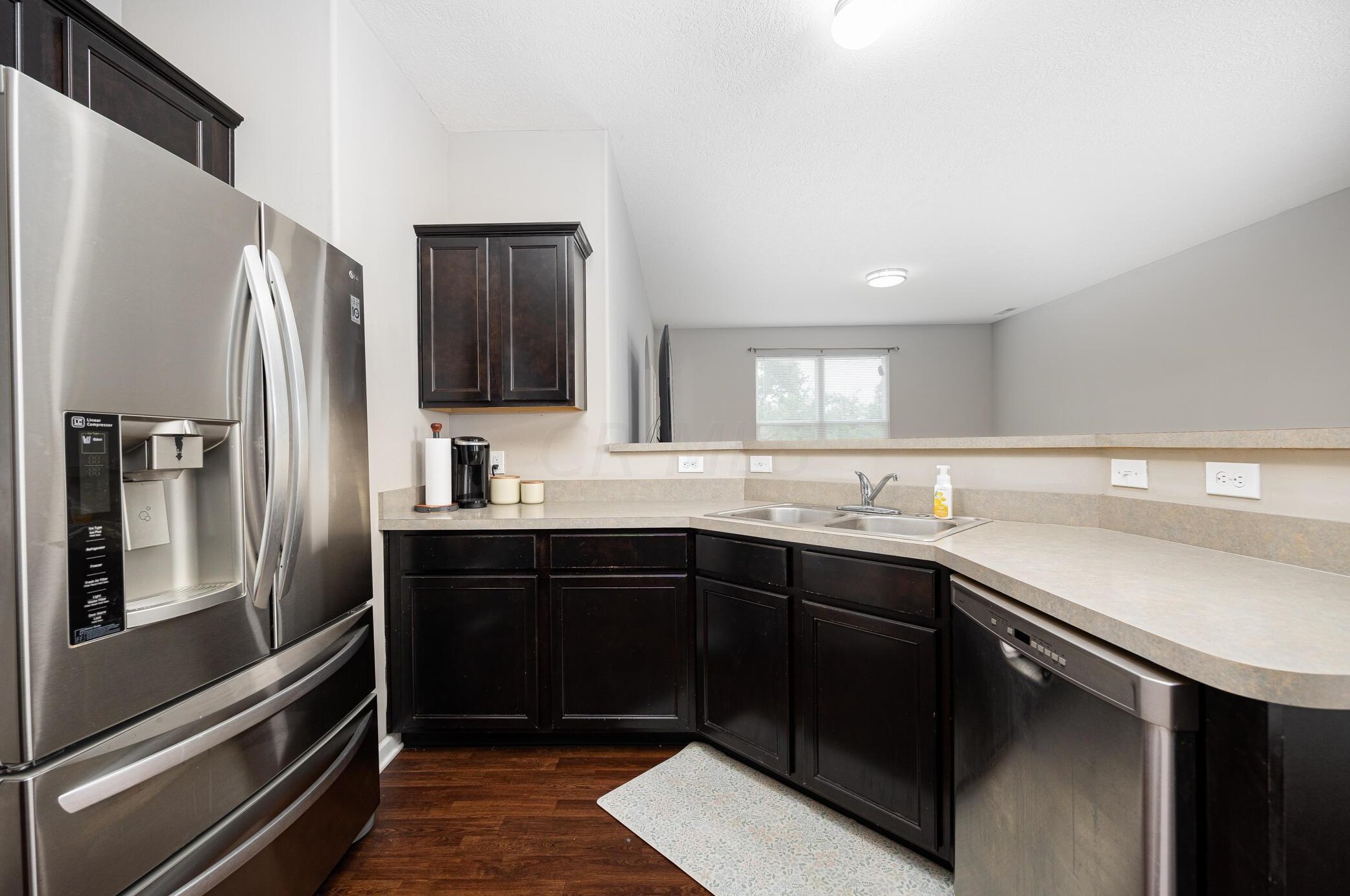 5702 Alliance Way, Columbus OH  43228-8948 exterior