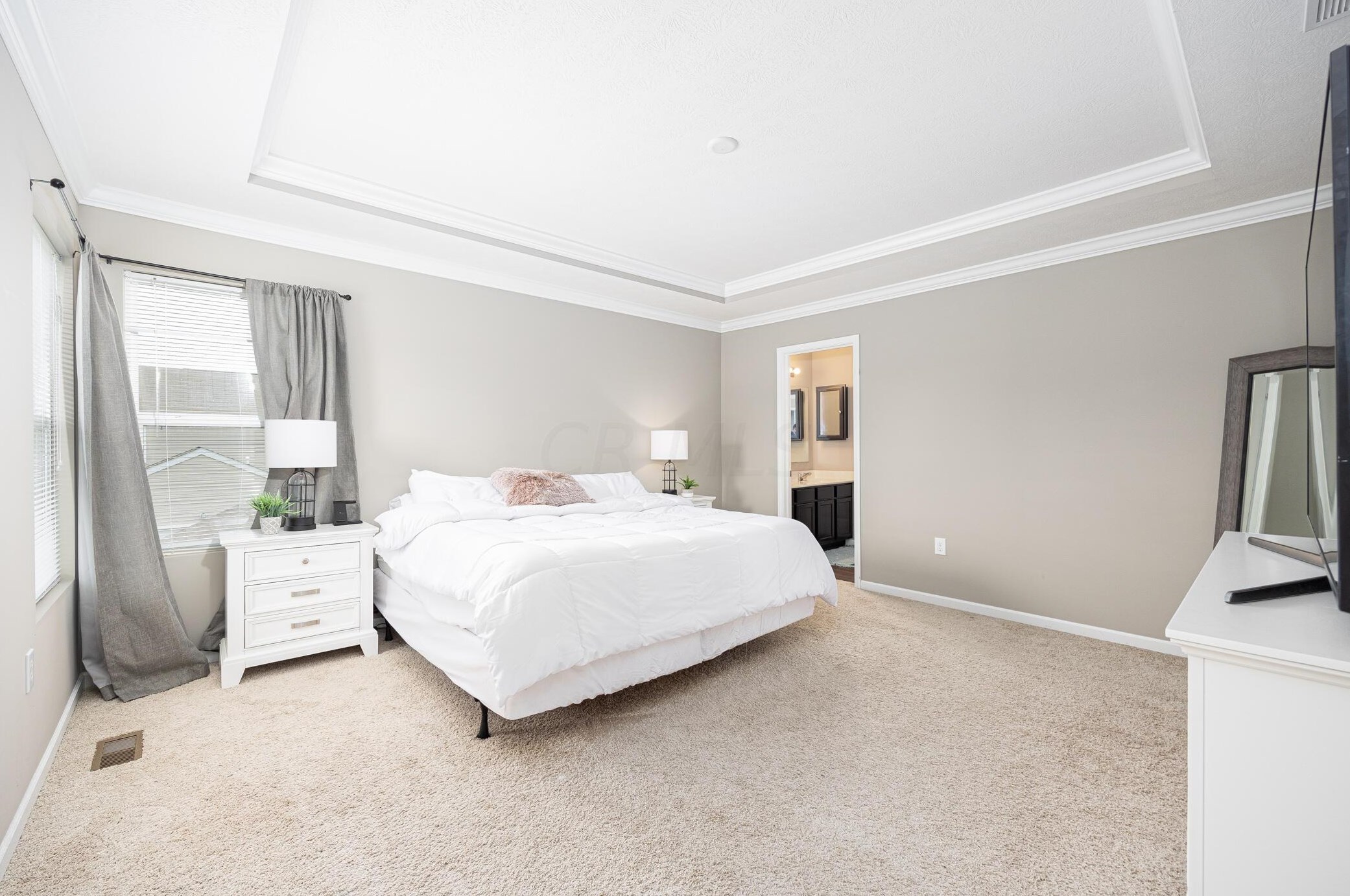 5702 Alliance Way, Columbus OH  43228-8948 exterior