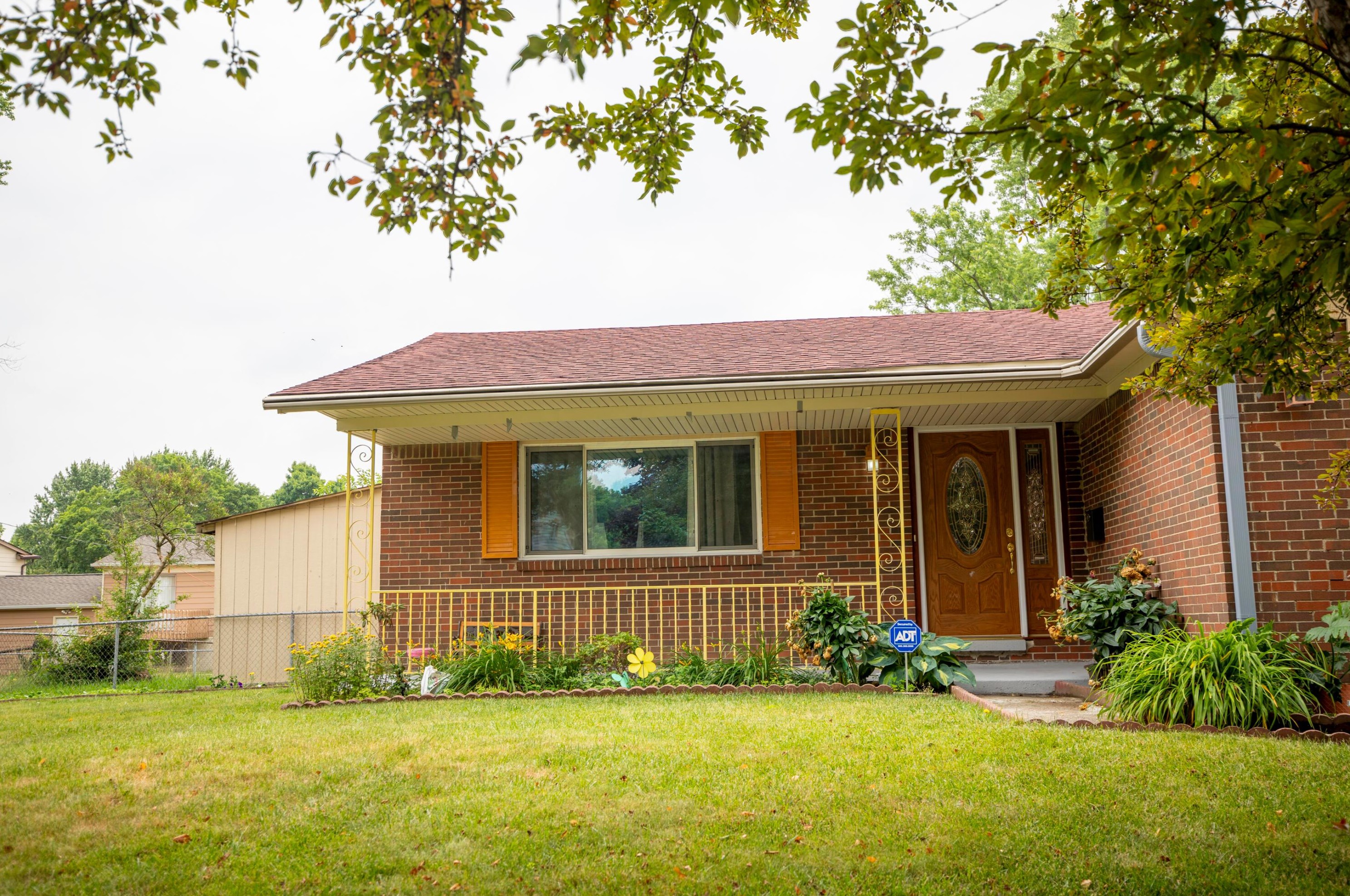 2023 Sharbot Dr, Columbus, OH 43229-5757