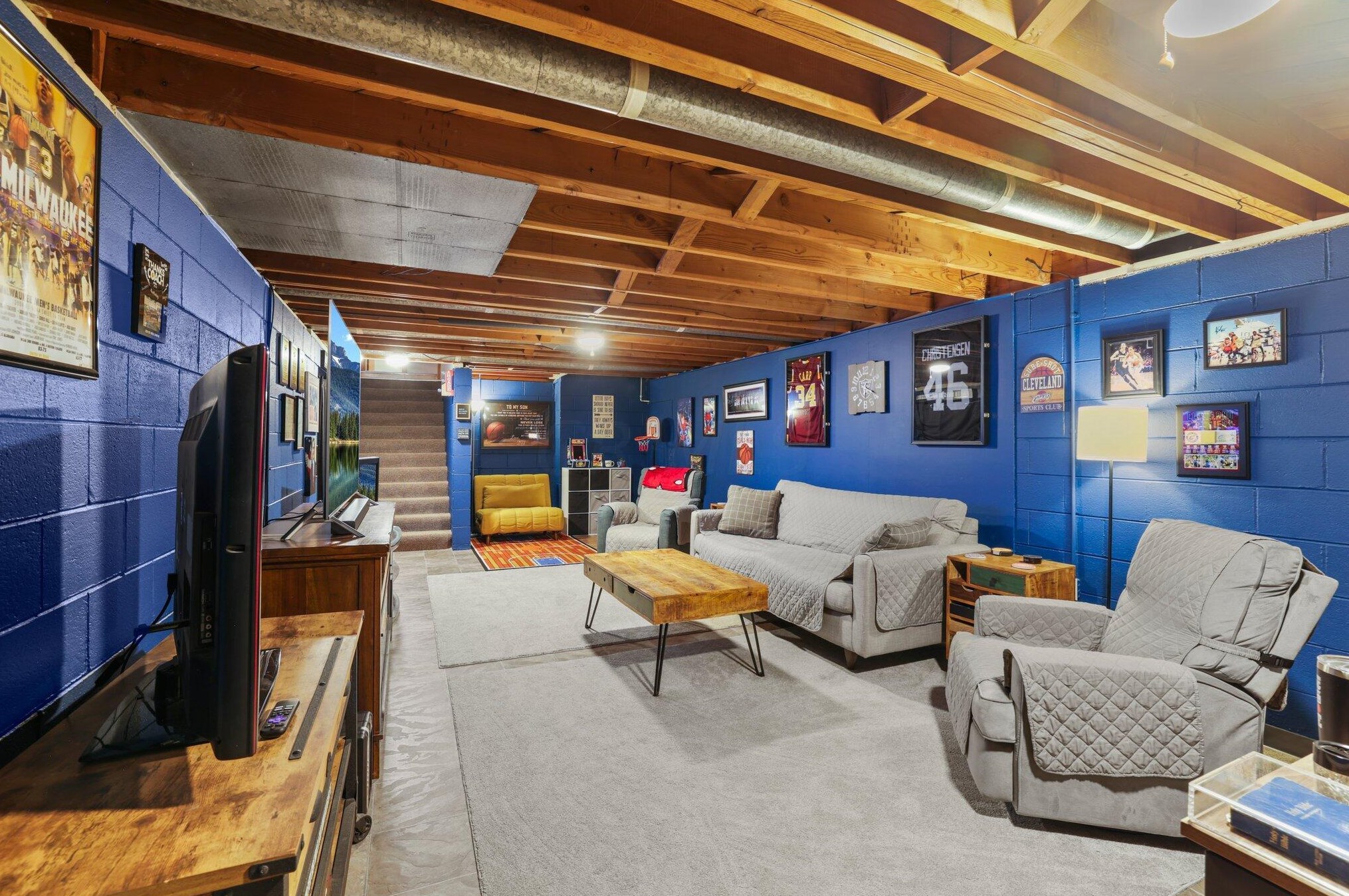 4386 Marland Dr, Columbus OH  43224-1015 exterior