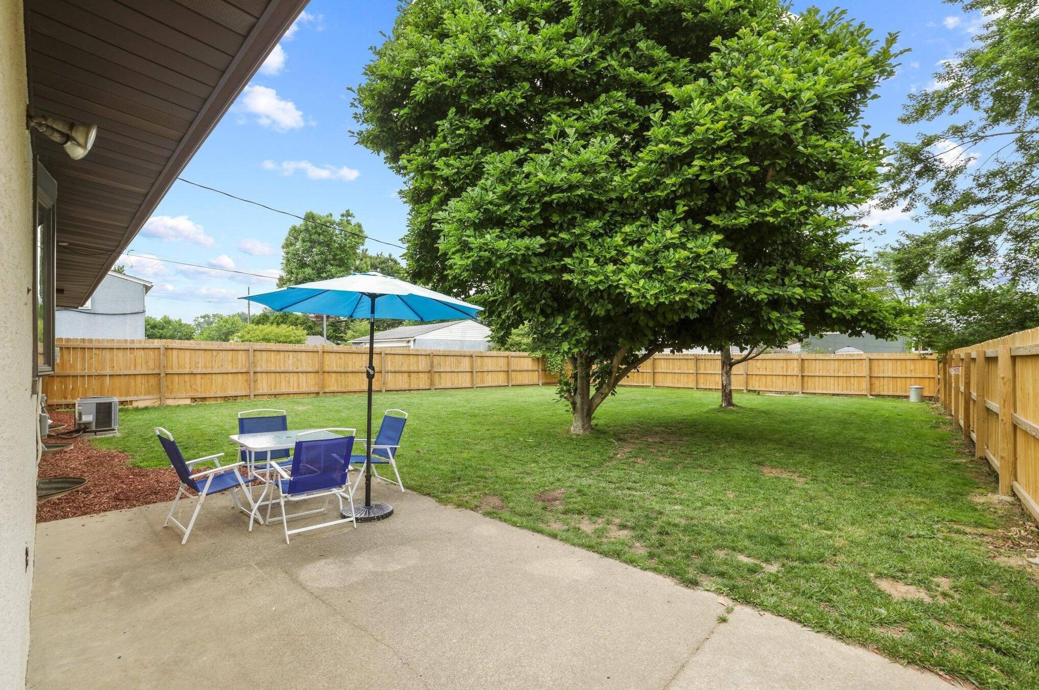 4386 Marland Dr, Columbus OH  43224-1015 exterior