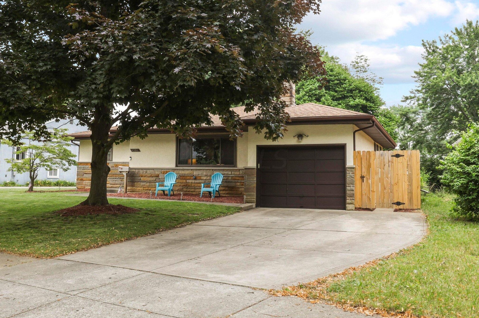 4386 Marland Dr, Columbus OH  43224-1015 exterior