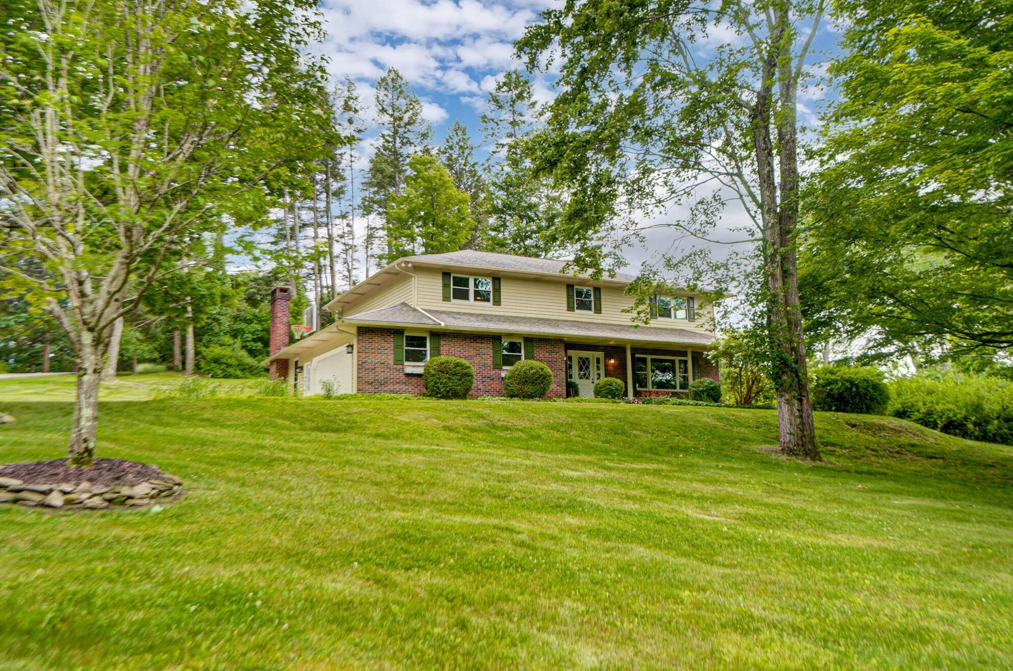122 Spruce Dr, Granville, OH 43023