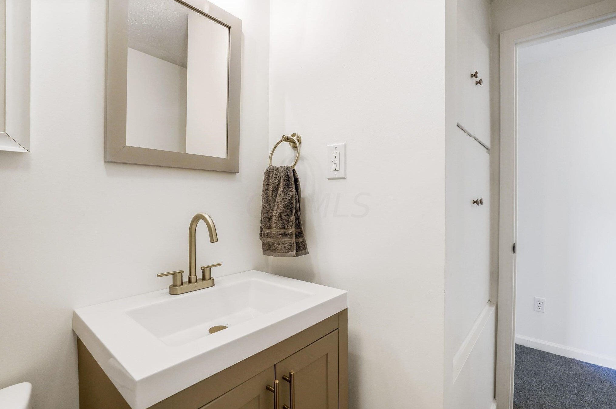 3827 Edendale Rd, Columbus OH  43207-4121 exterior