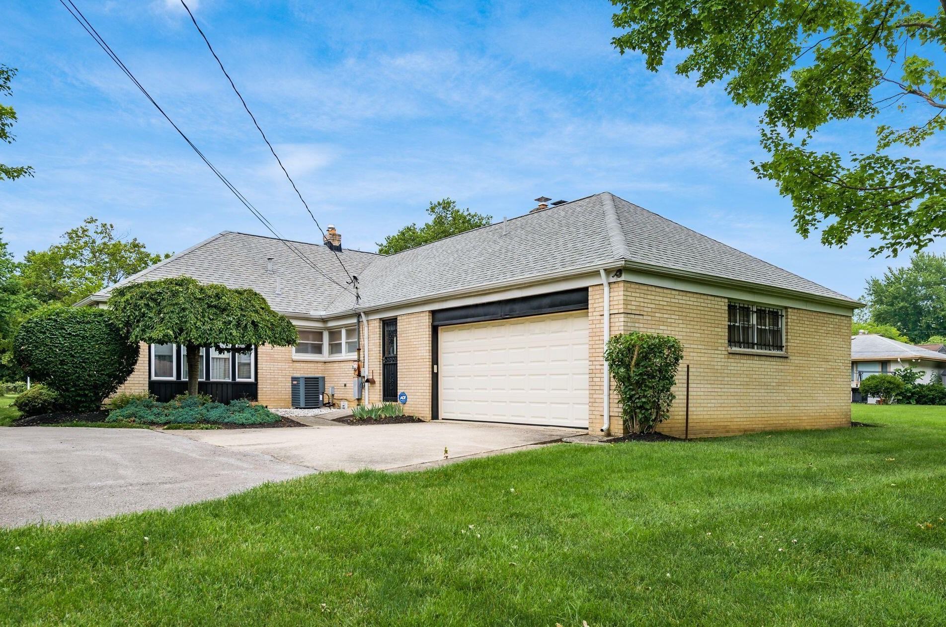 1438 Roosevelt Ave, Columbus, OH 43209-3106