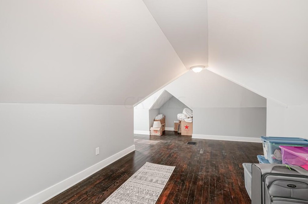 1351 Duxberry Ave, Columbus OH  43211-2269 exterior