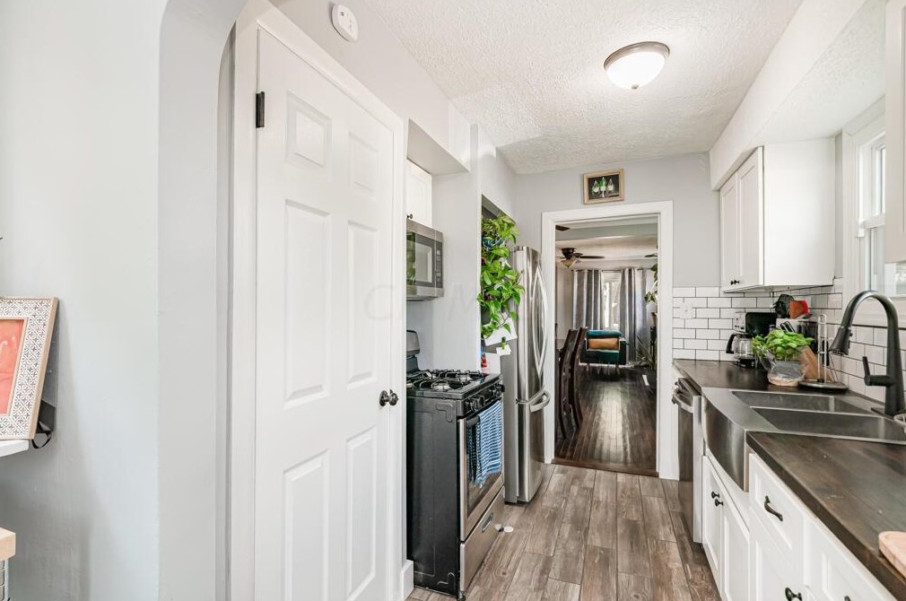 1351 Duxberry Ave, Columbus OH  43211-2269 exterior