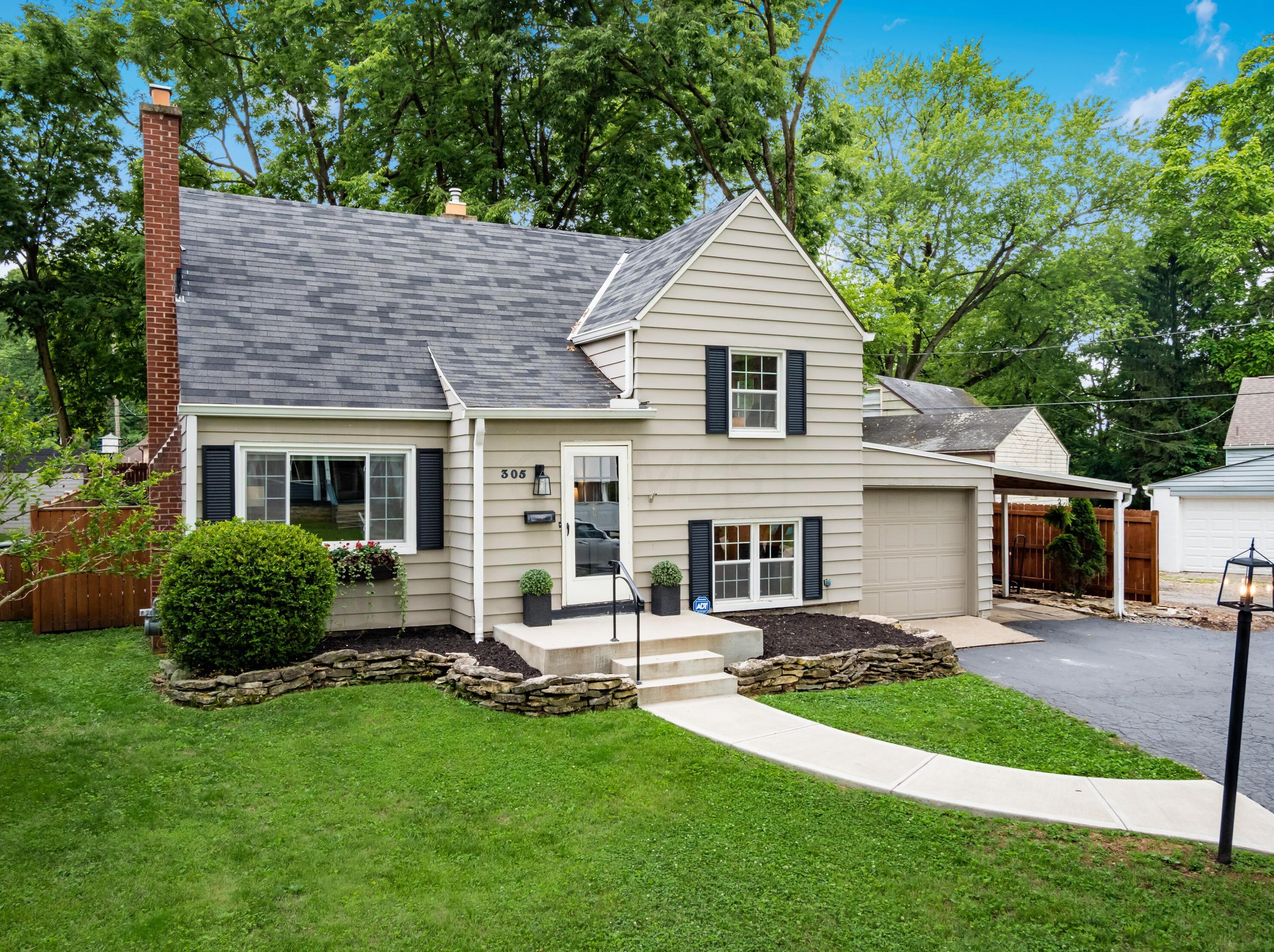 305 Leland Ave, Columbus, OH 43214-1513
