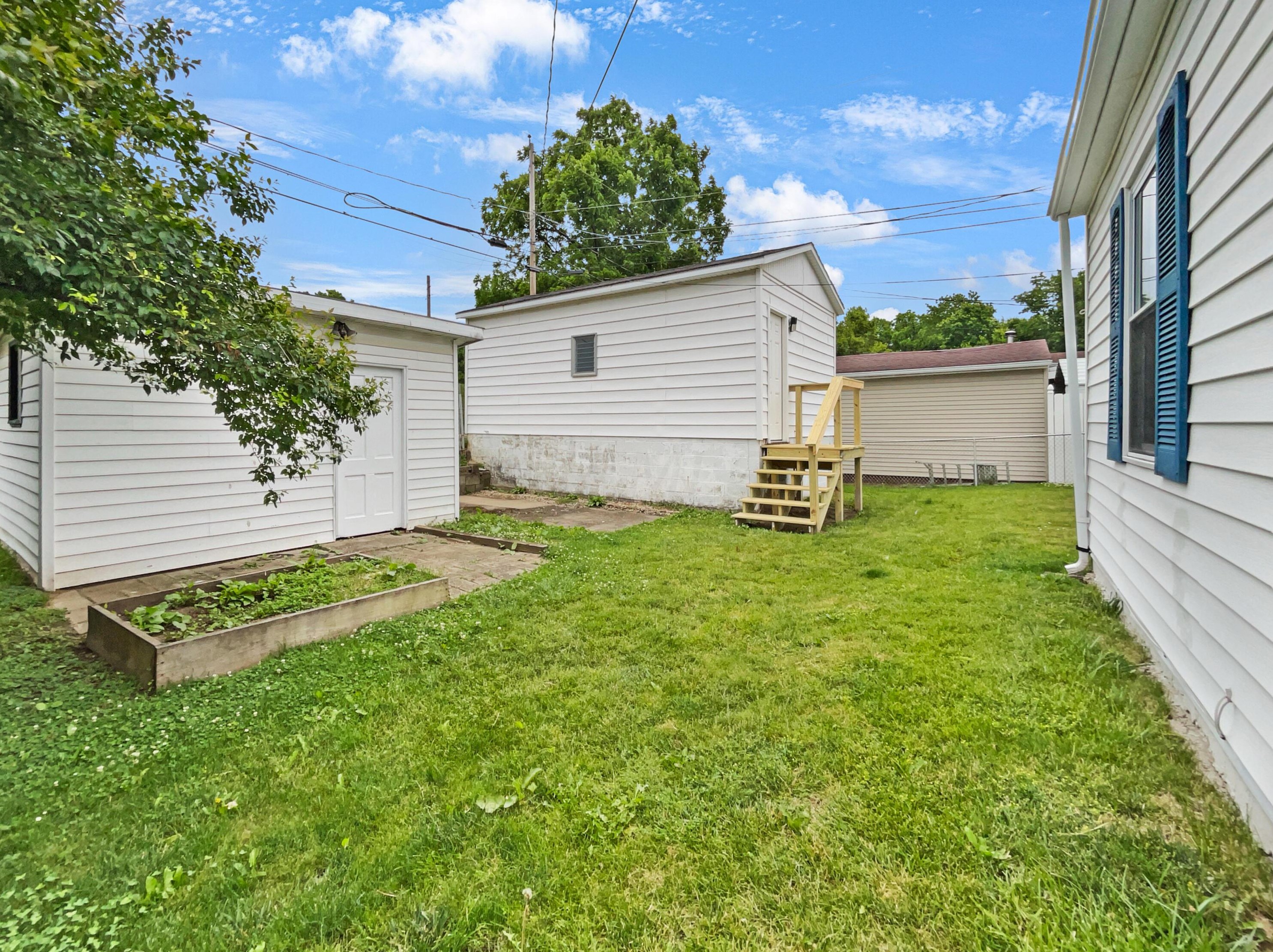 408 Stella Ave, Circleville OH  43113-1855 exterior