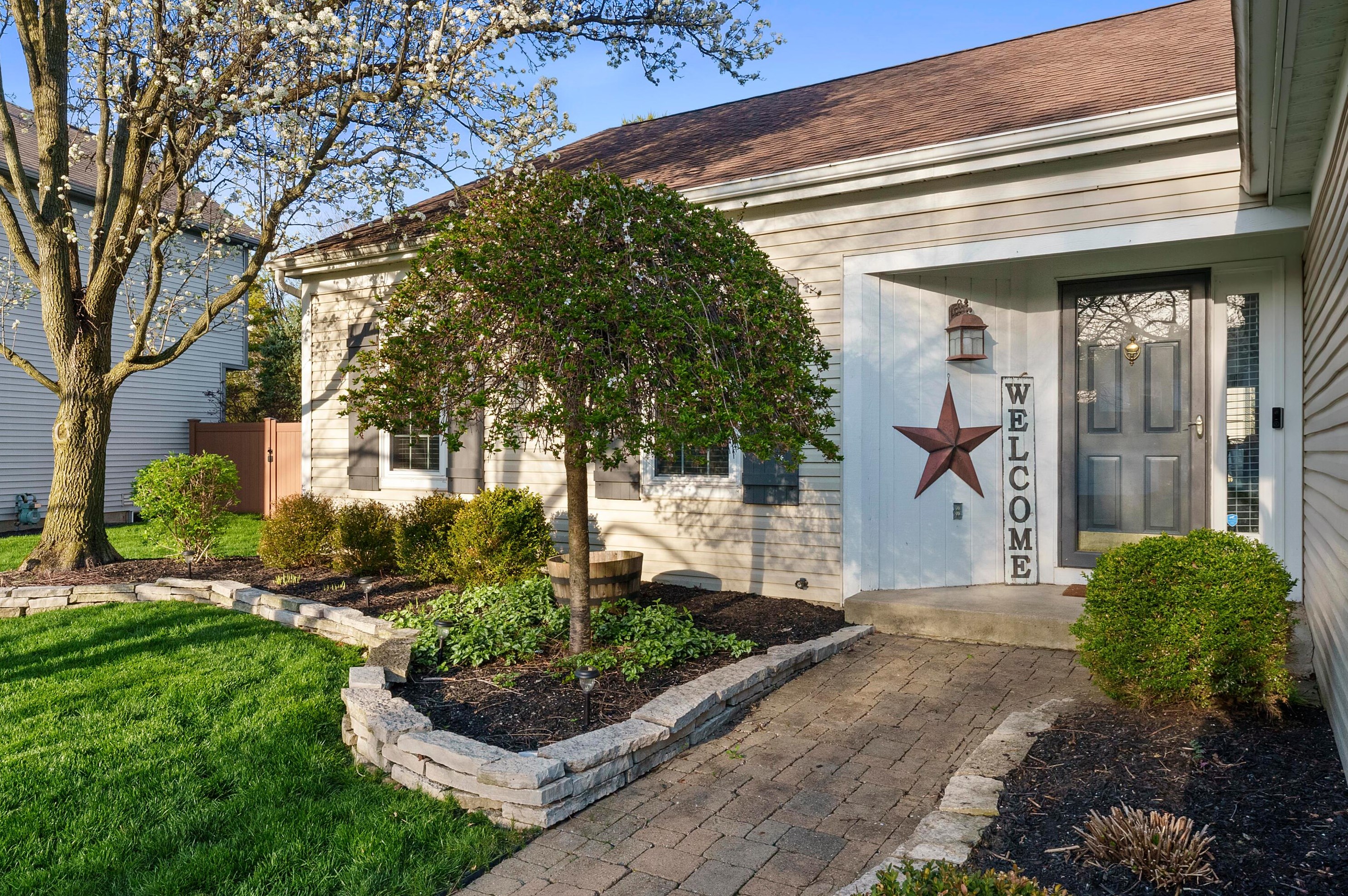 7400 Mapleleaf Blvd, Columbus, OH 43235-4220