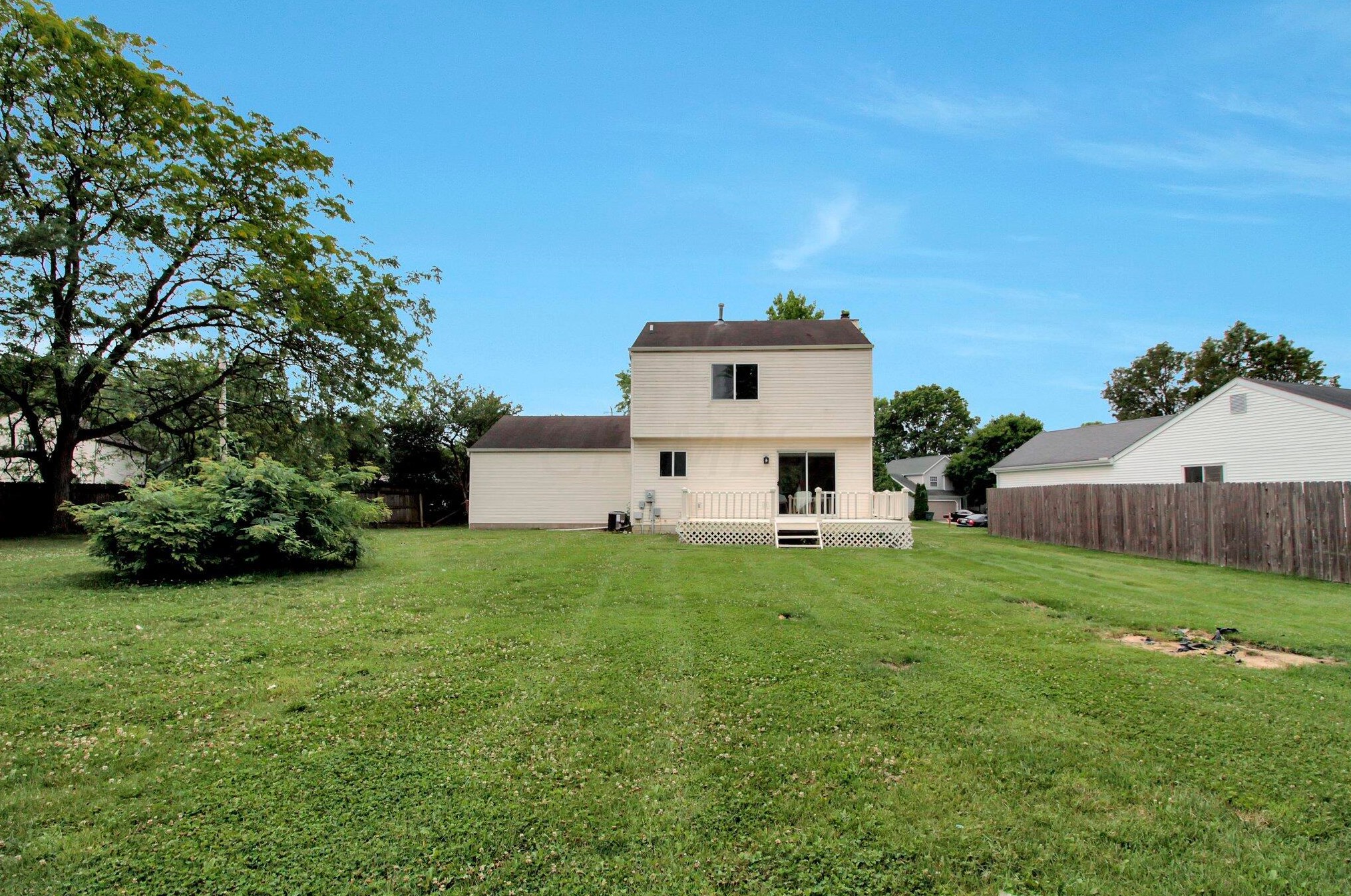 3968 Deer Knoll Dr, Columbus OH  43230-4140 exterior