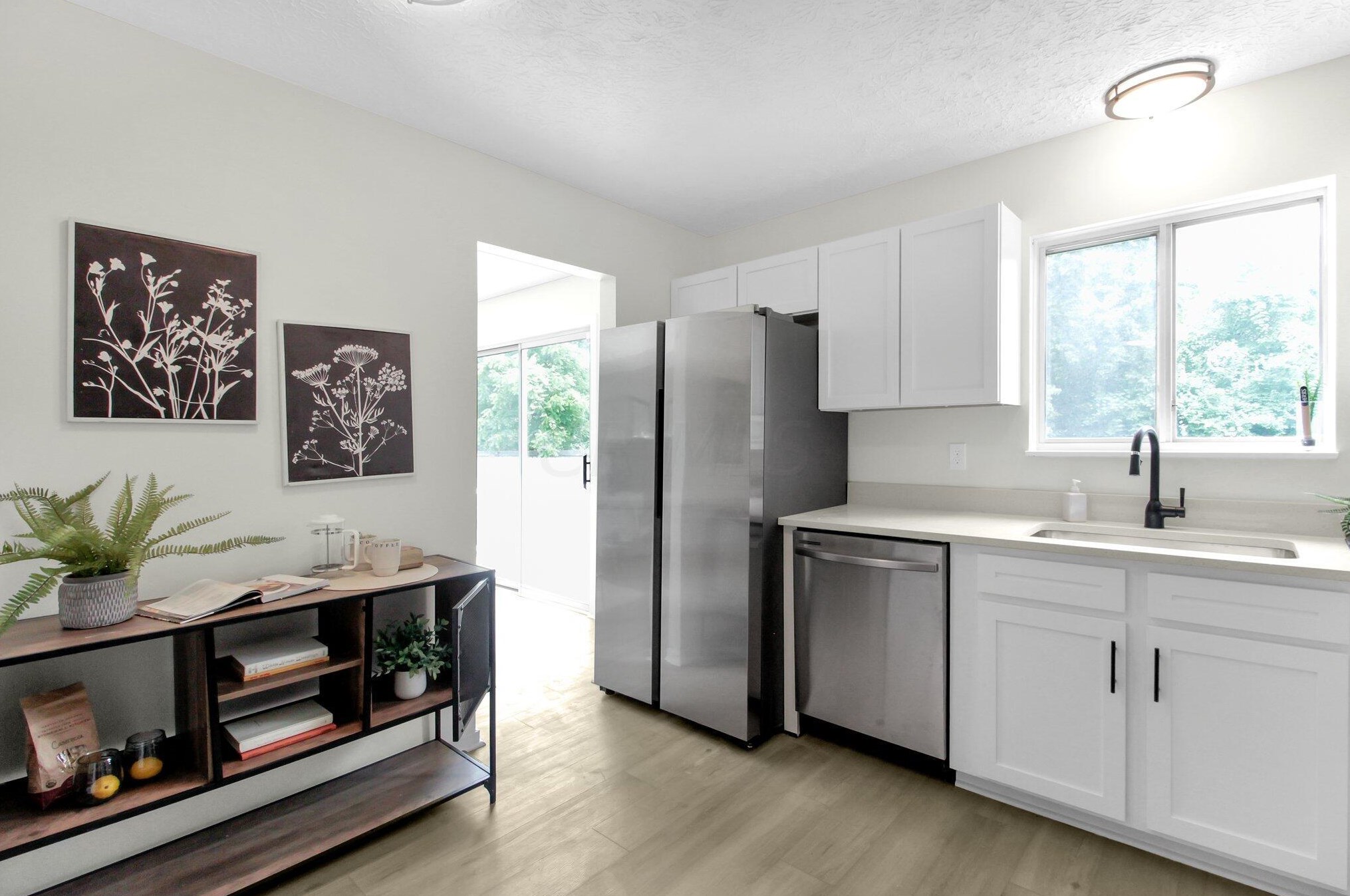 3968 Deer Knoll Dr, Columbus OH  43230-4140 exterior