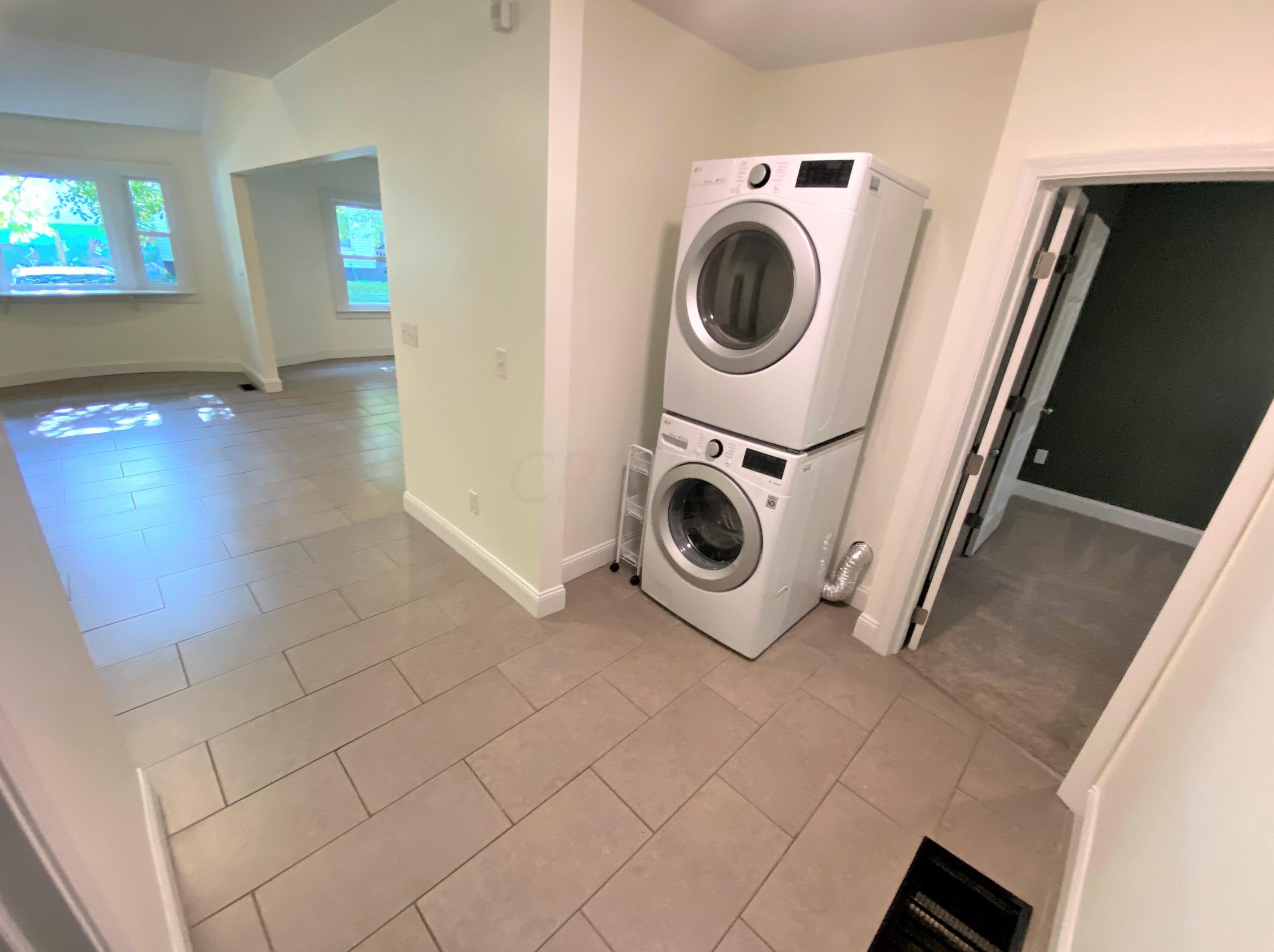 210 Brighton Rd, Columbus OH 43202-1024 exterior