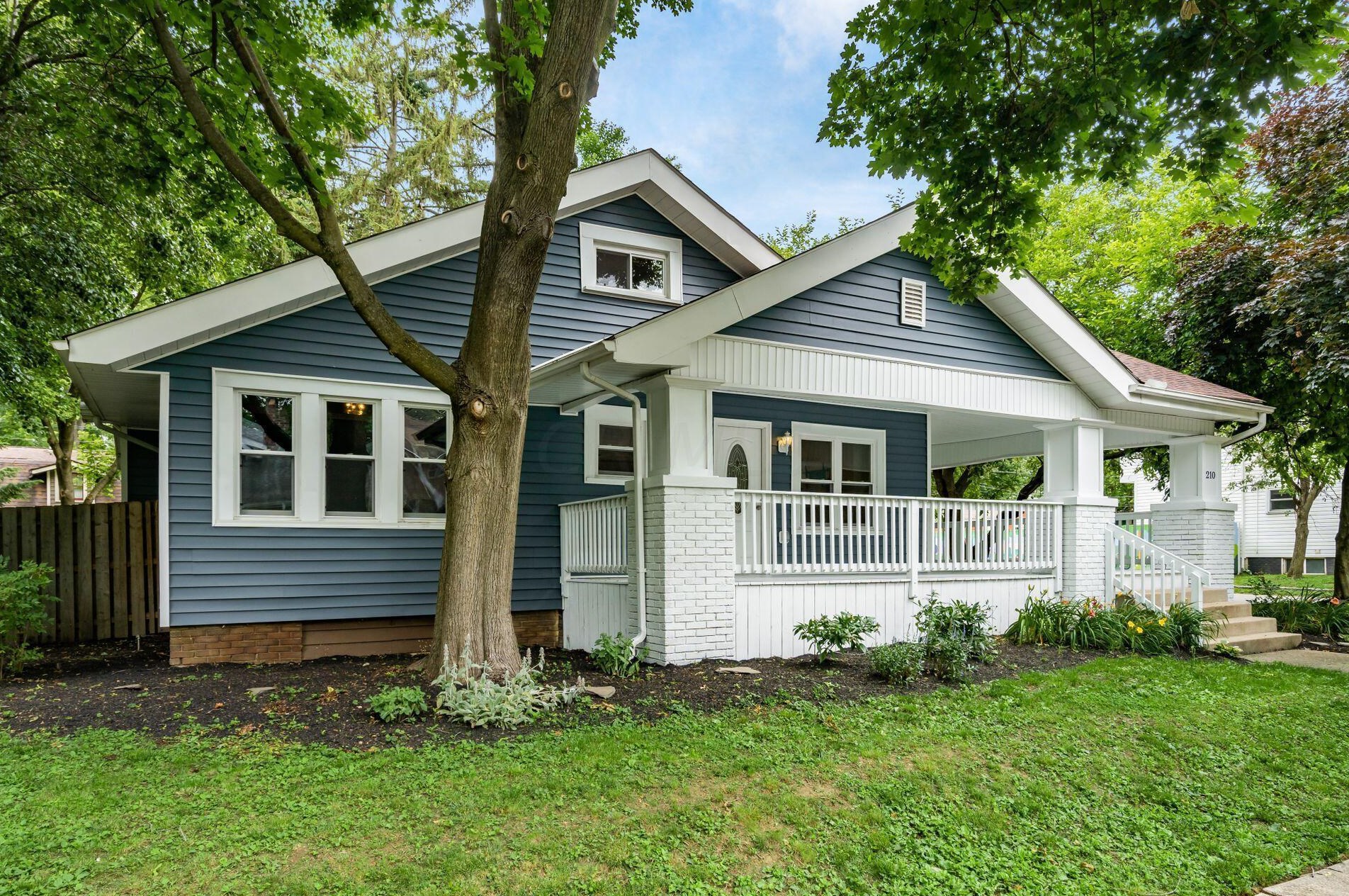 210 Brighton Rd, Columbus, OH 43202-1024