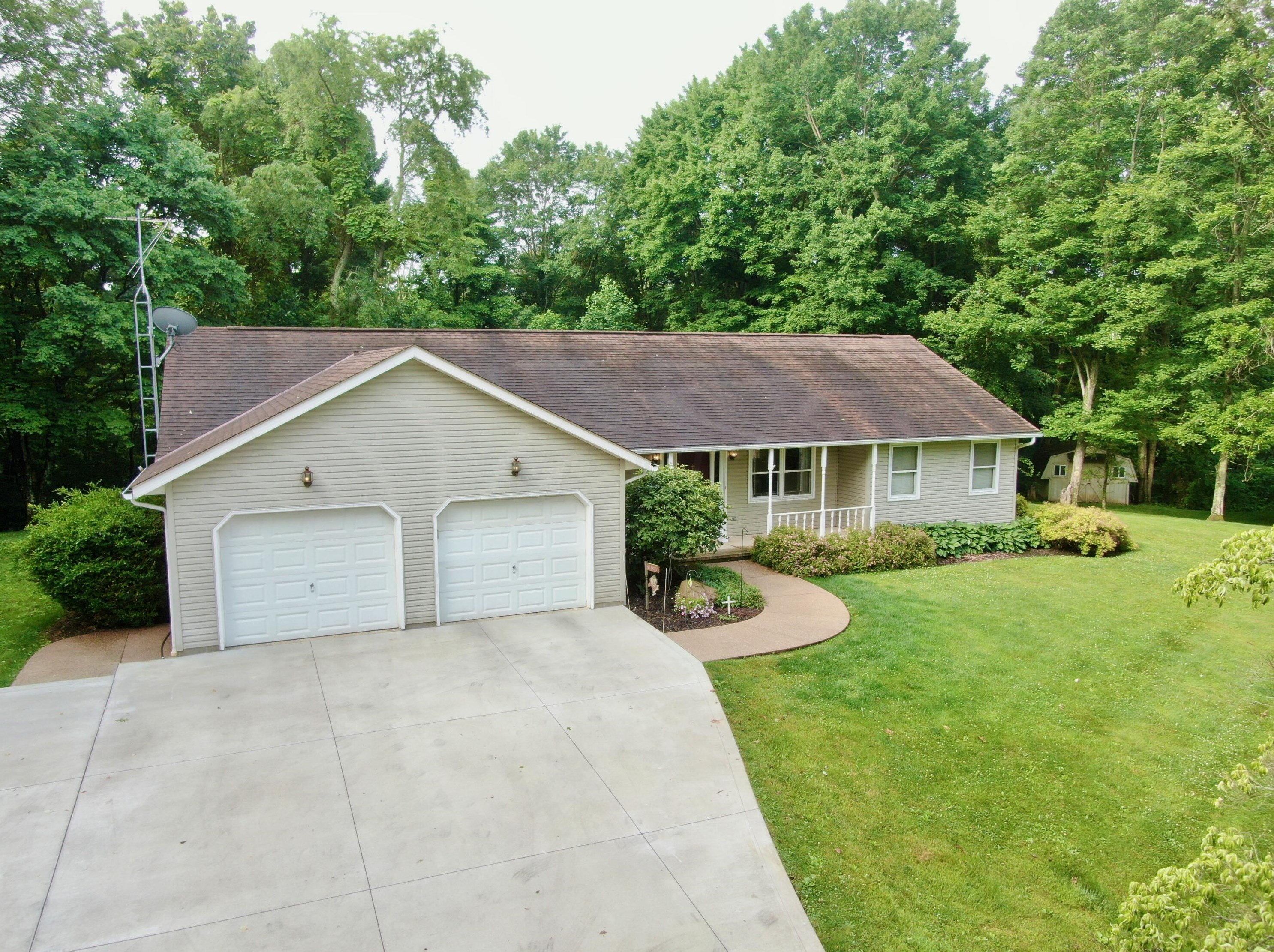2491 Pumpkinvine Se Rd, Lancaster, OH 43130