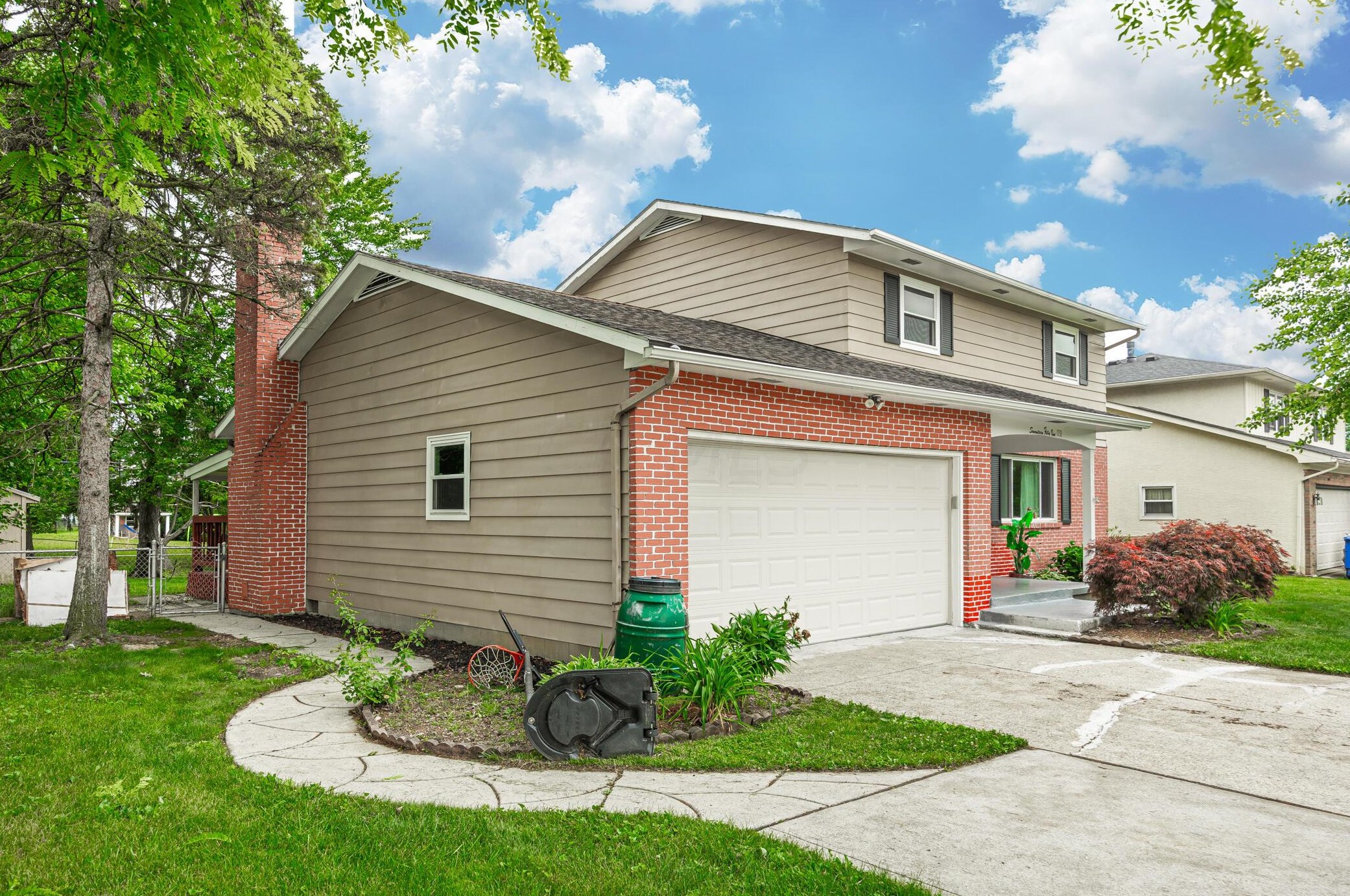 1751 Sandalwood Pl, Columbus, OH 43229-3641