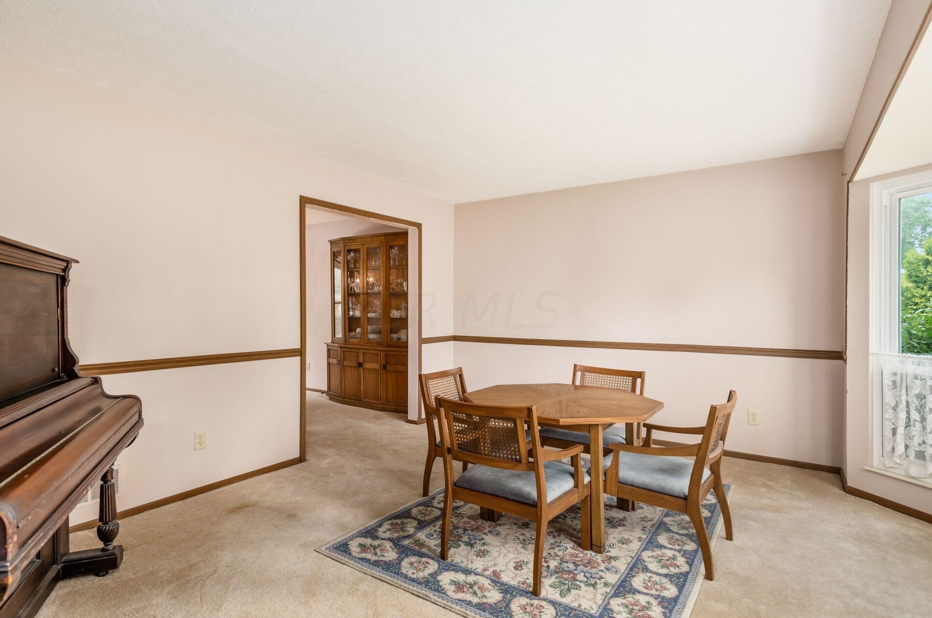 275 Highbury Cres, Columbus, OH 43230-2549