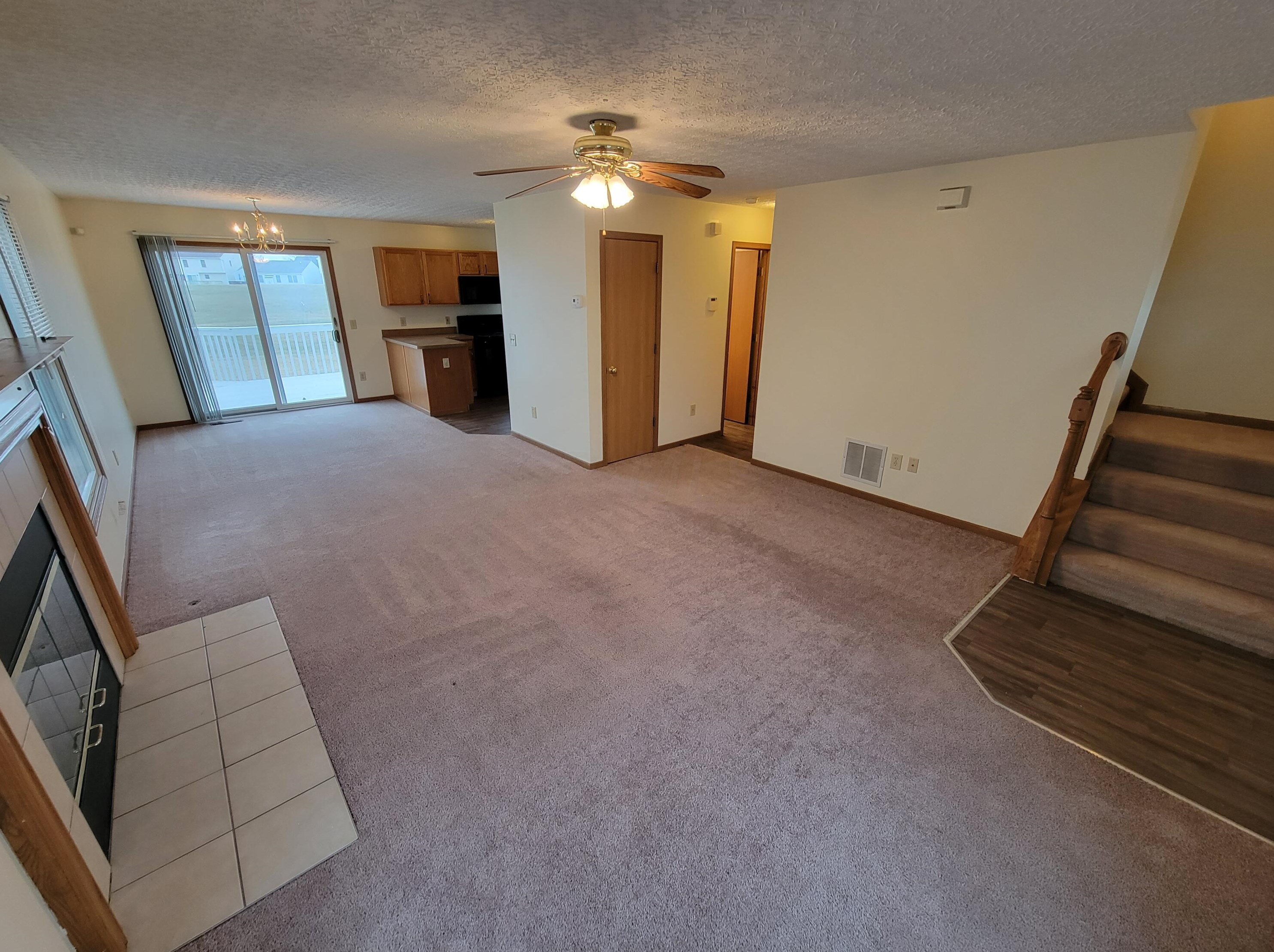 2556 Weeping Willow Ct, Columbus, OH 43207-3481