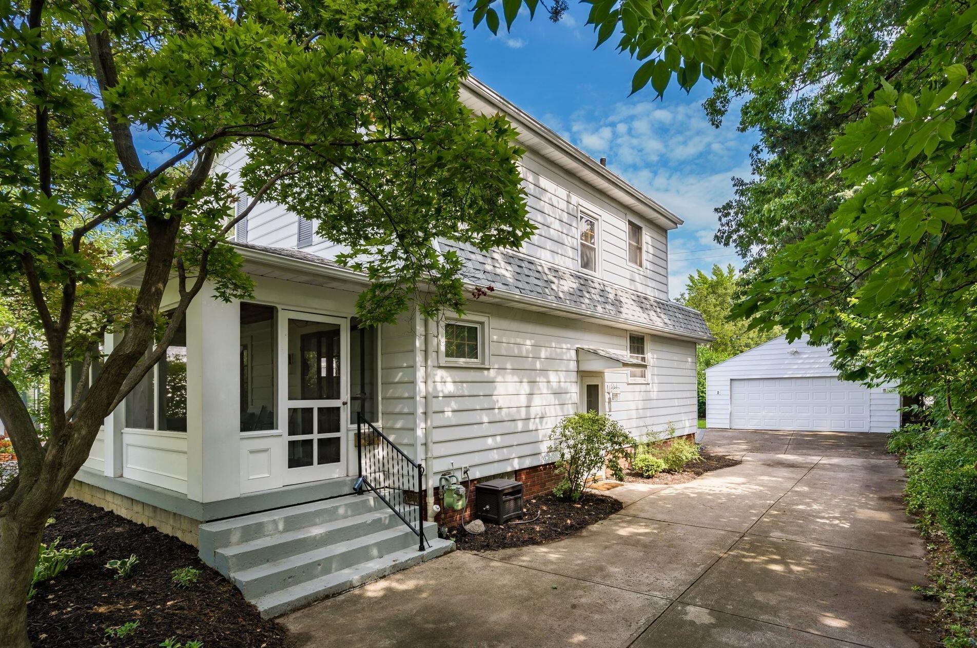 484 Arden Rd, Columbus, OH 43214-3706