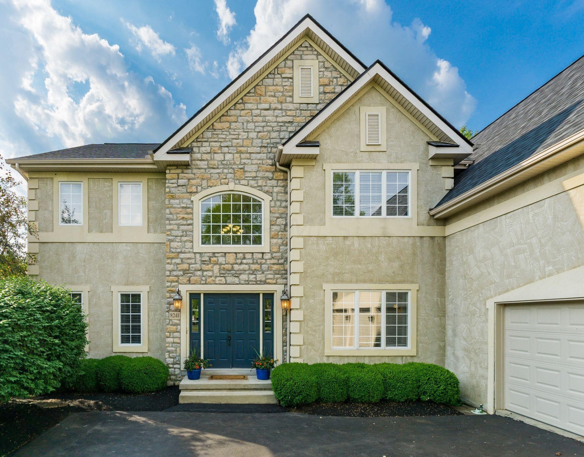 8241 Timber Mist Ct, Dublin, OH 43017