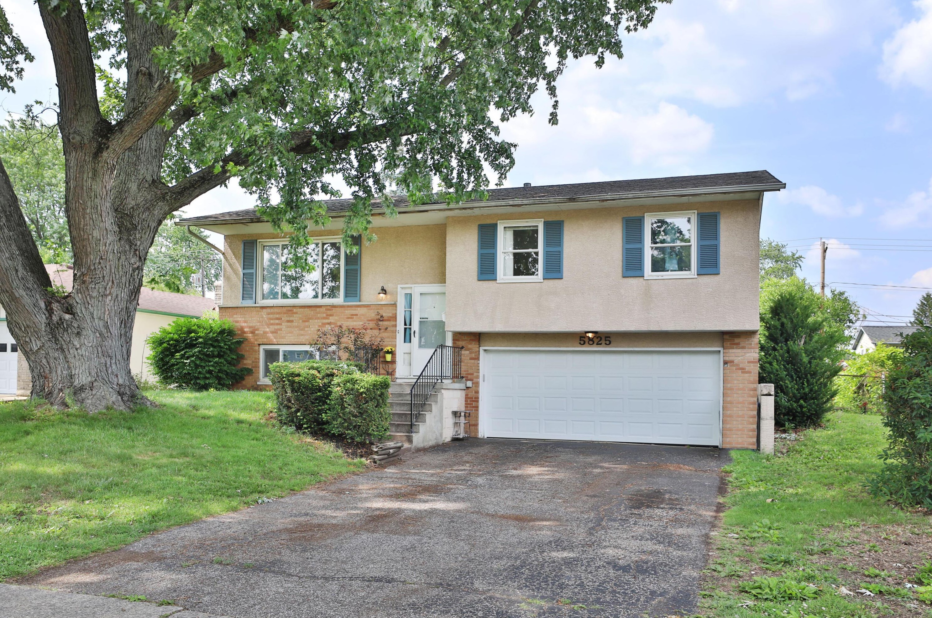 5825 Satinwood Dr, Columbus, OH 43229-3425