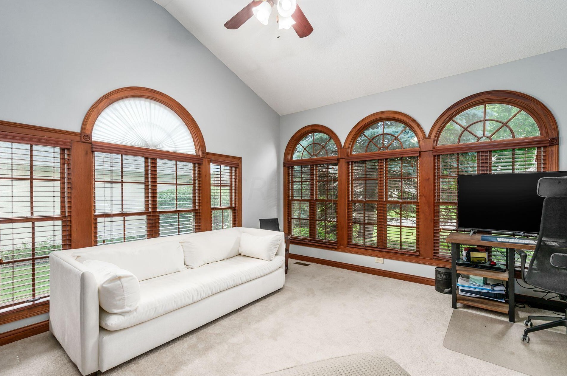 6209 Balmoral Dr, Dublin OH  43017-8595 exterior