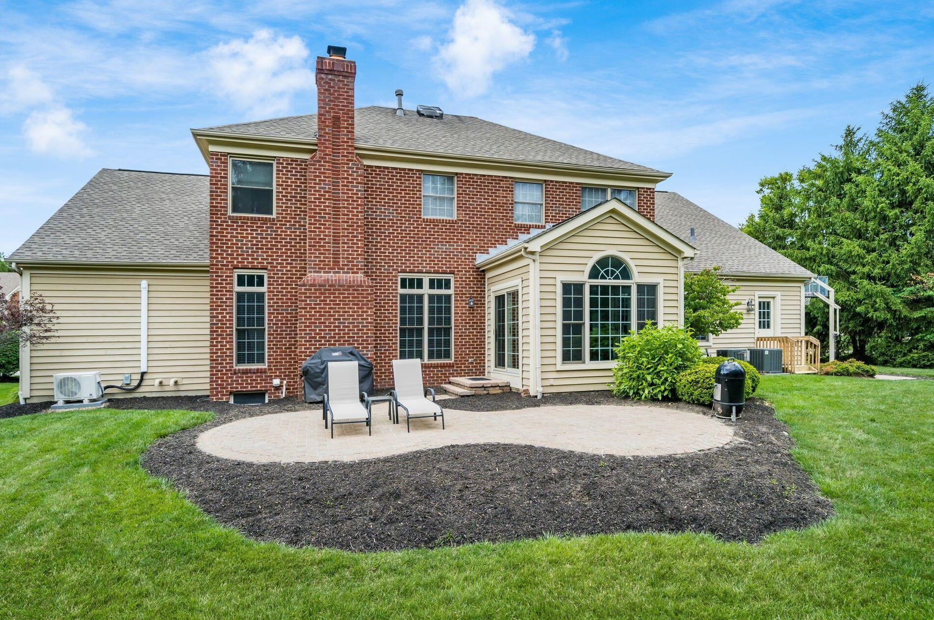 6209 Balmoral Dr, Dublin OH  43017-8595 exterior