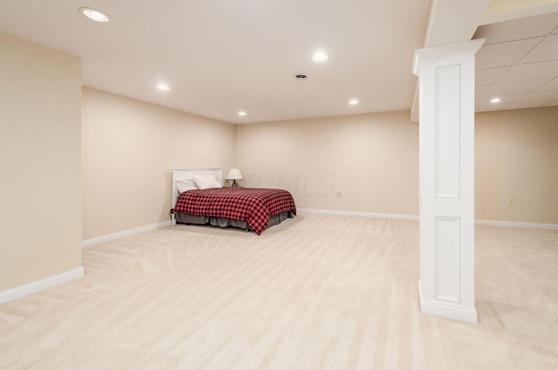 6209 Balmoral Dr, Dublin OH  43017-8595 exterior