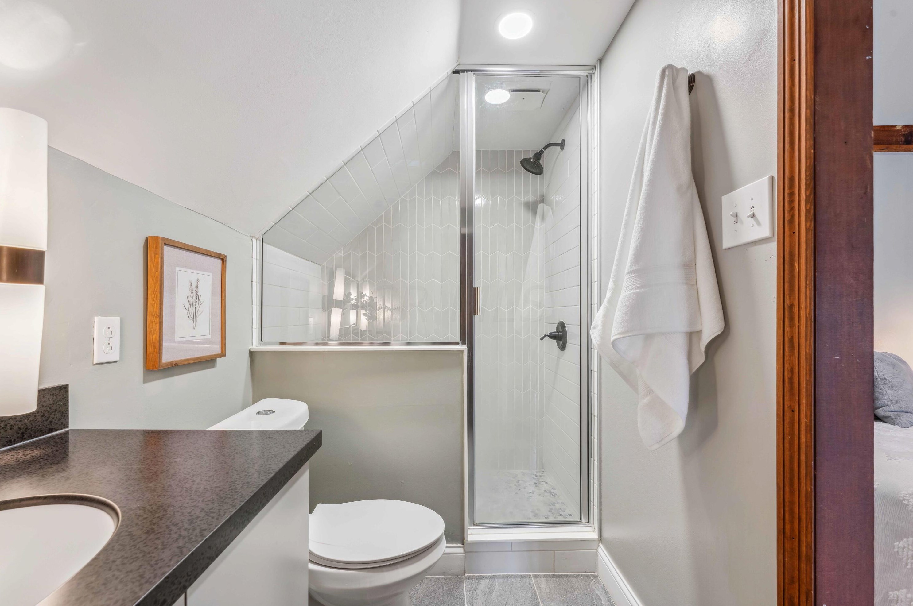 664 9 St, Columbus OH 43215-3972 exterior