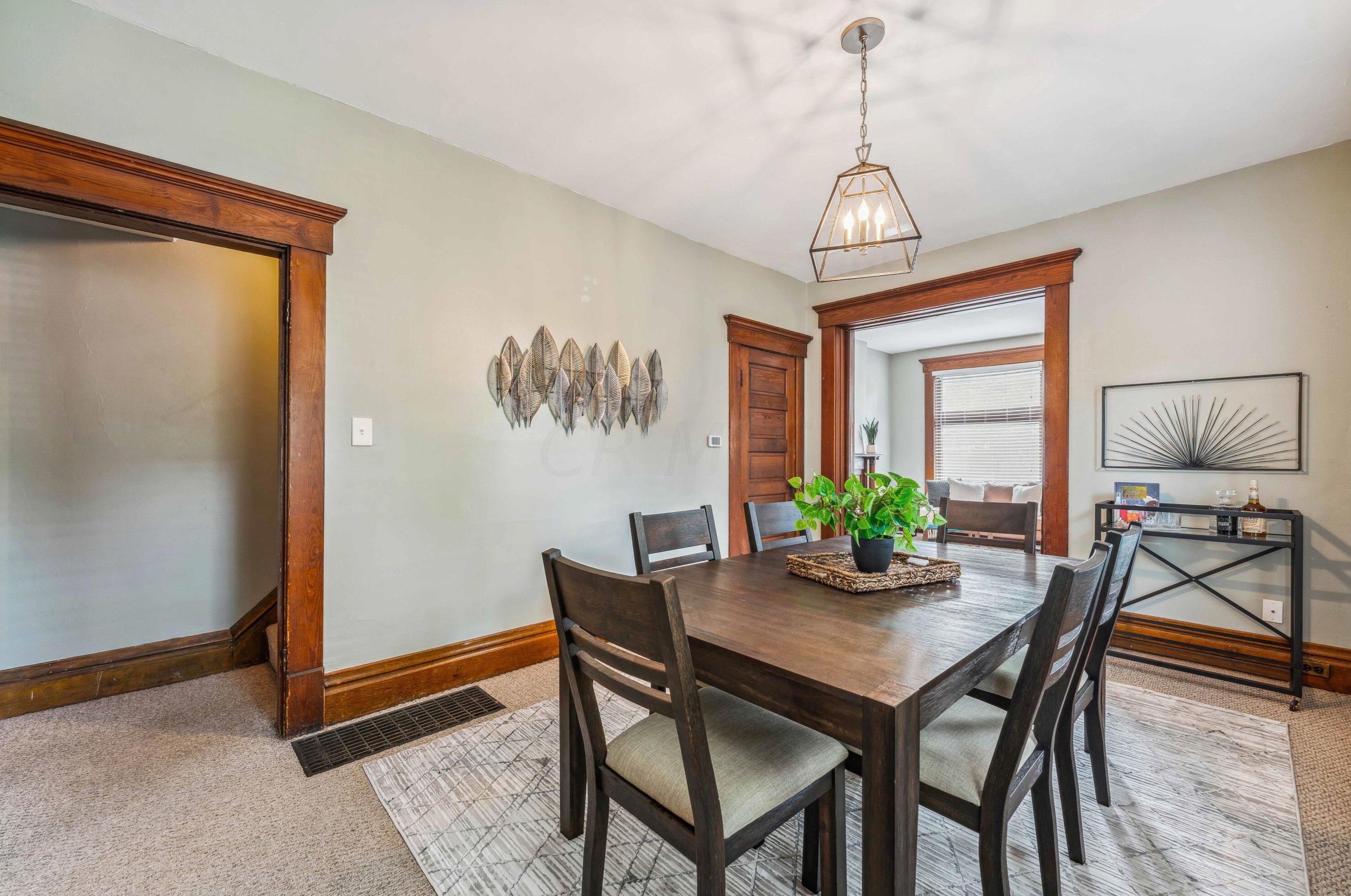 664 9 St, Columbus OH 43215-3972 exterior