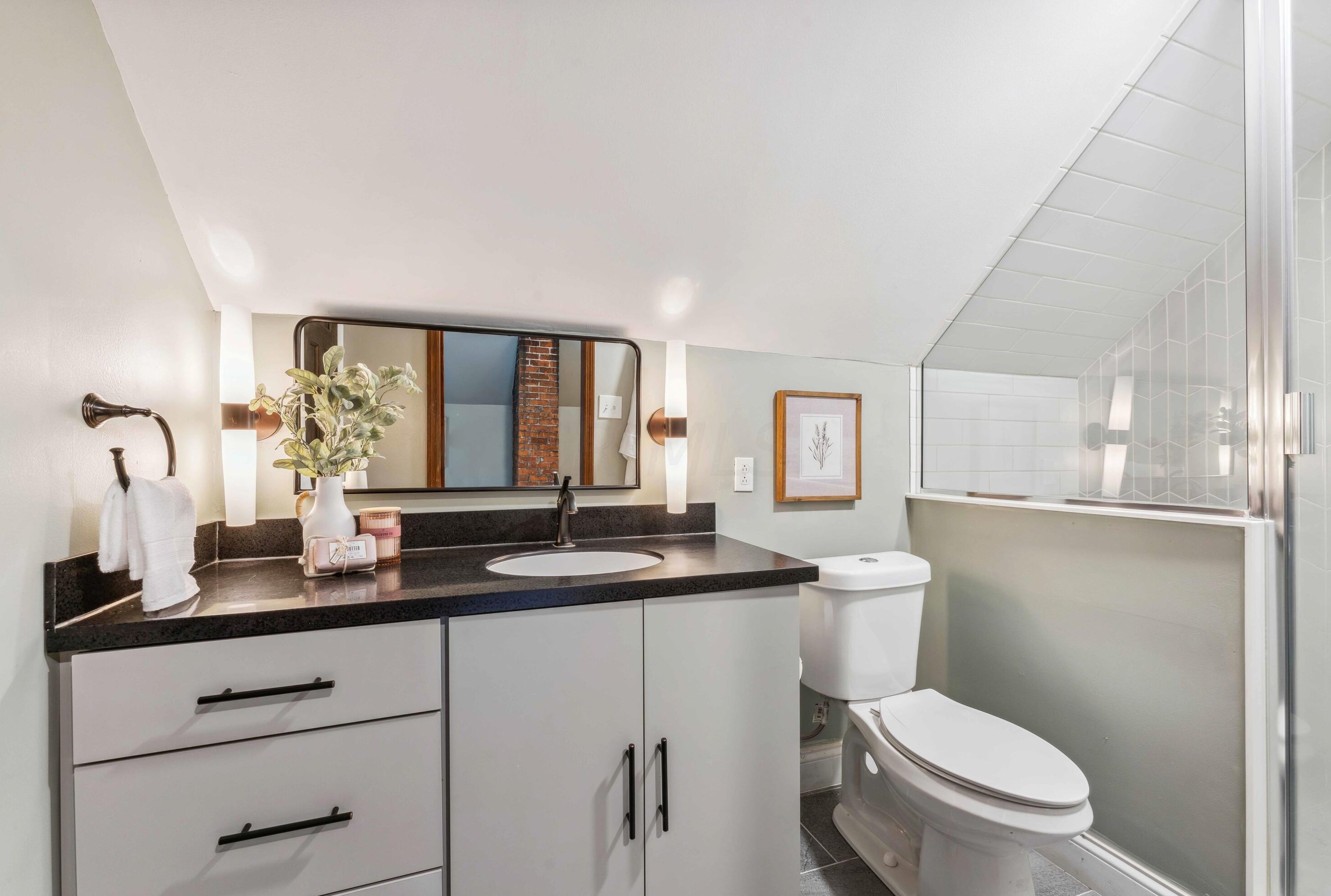 664 9 St, Columbus OH 43215-3972 exterior