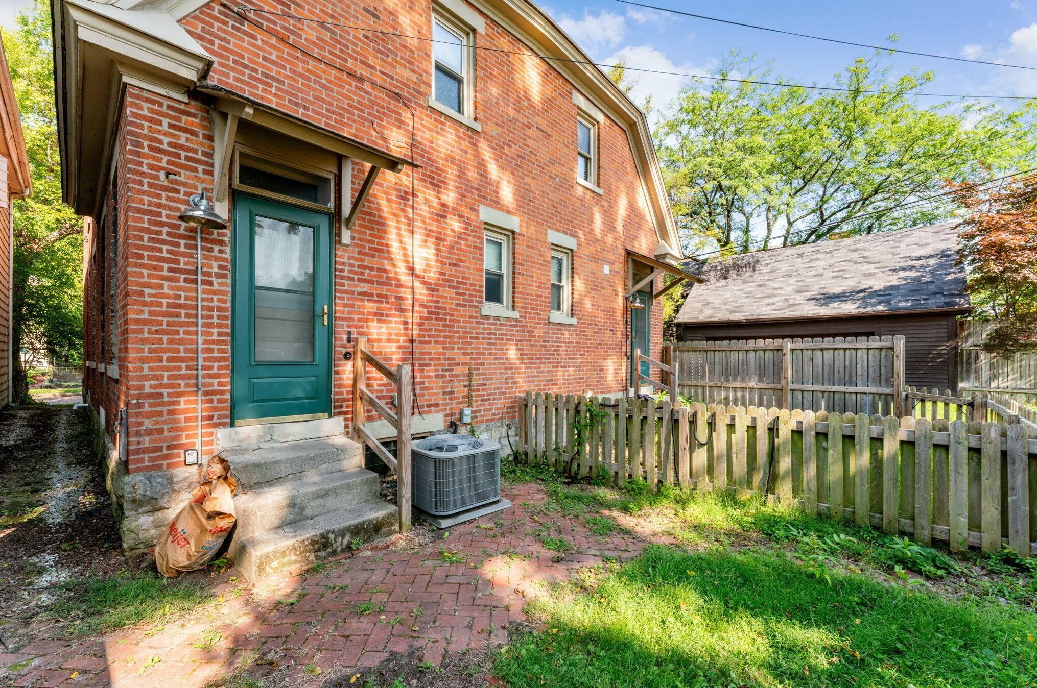 664 9 St, Columbus OH 43215-3972 exterior