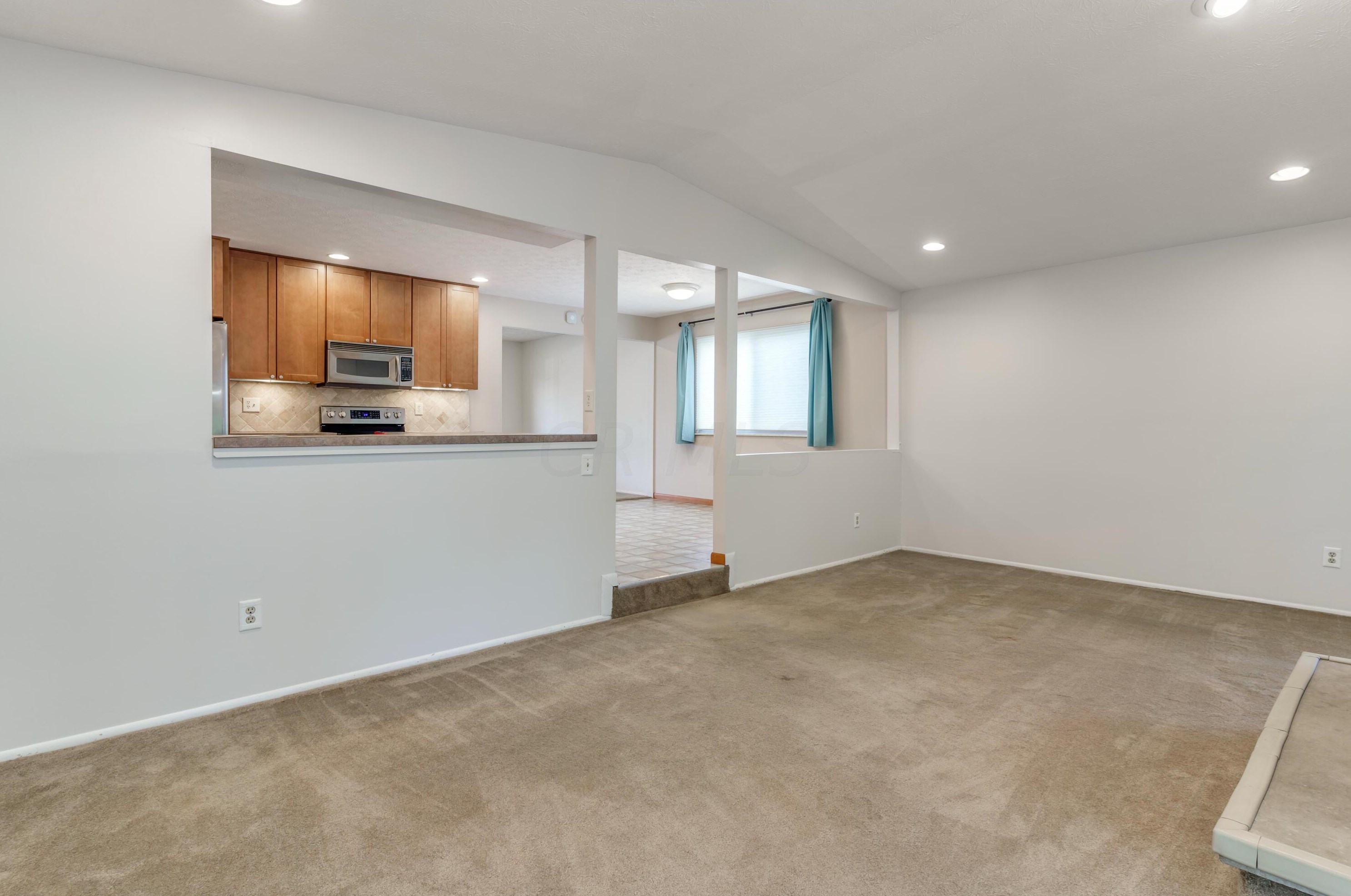 2076 Steffi Dr, Hilliard OH  43026-9432 exterior