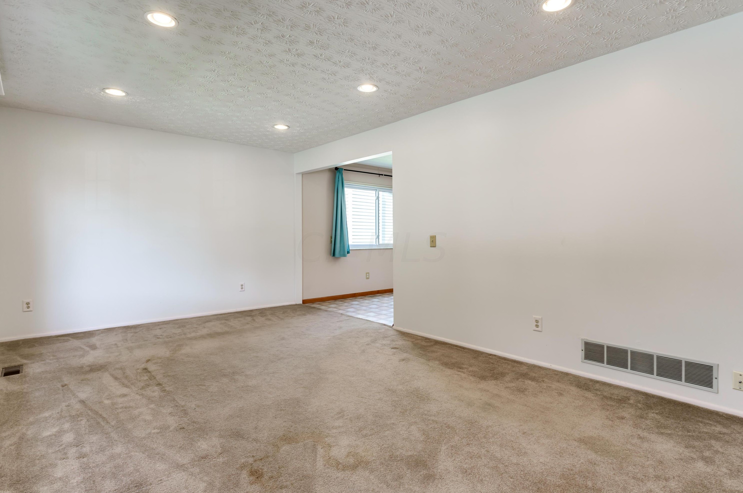 2076 Steffi Dr, Hilliard OH  43026-9432 exterior