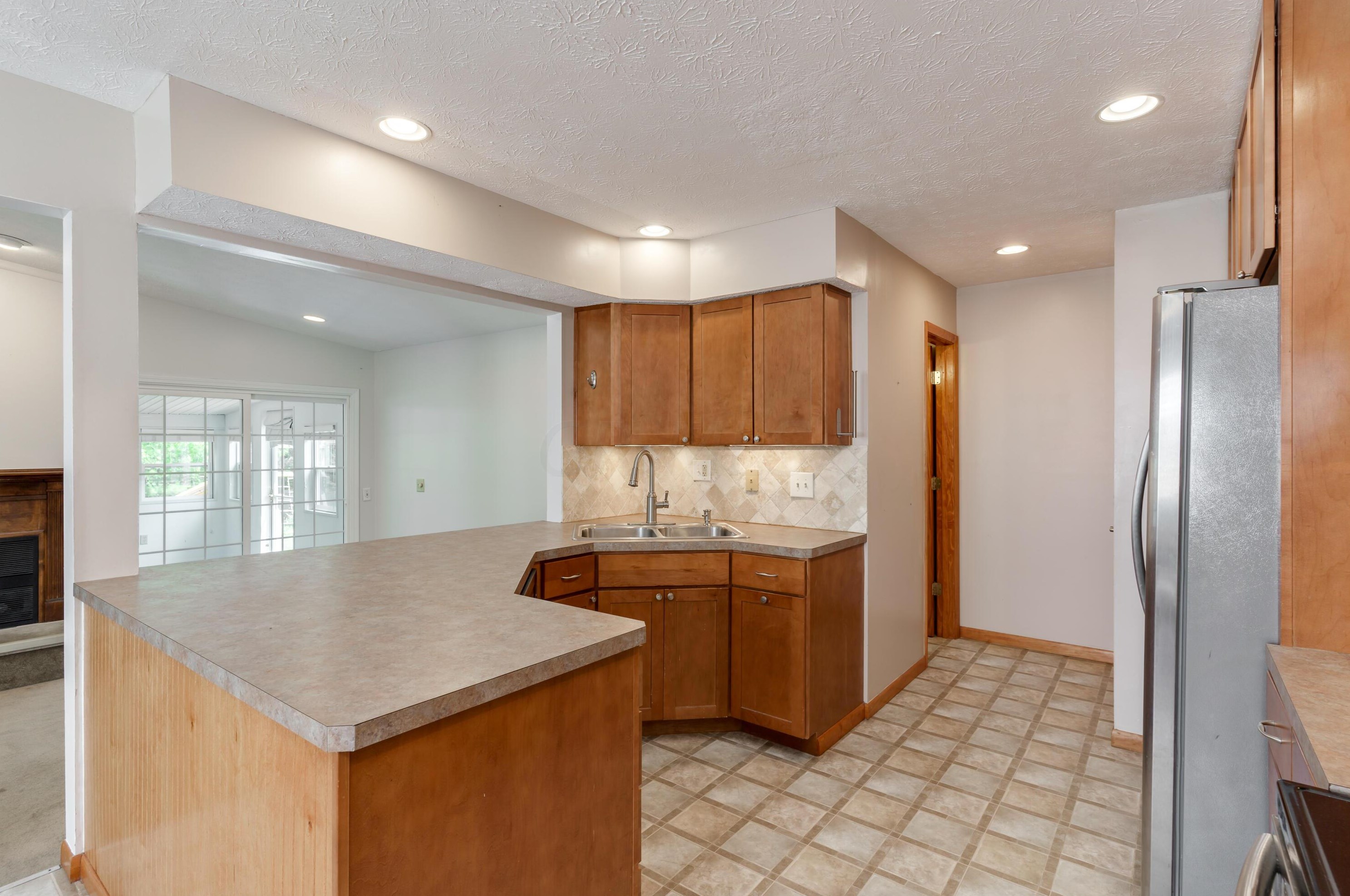 2076 Steffi Dr, Hilliard OH  43026-9432 exterior