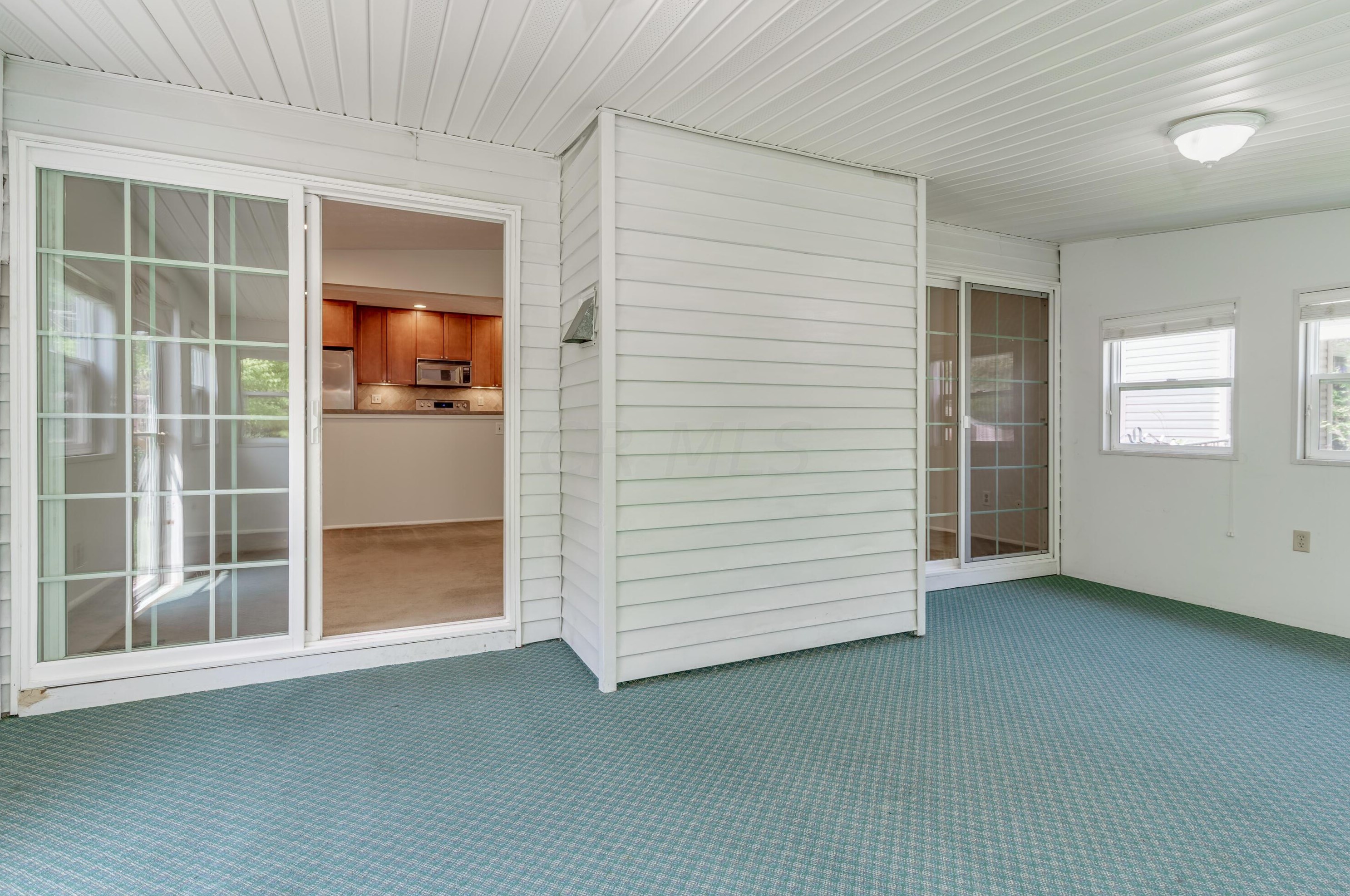 2076 Steffi Dr, Hilliard OH  43026-9432 exterior