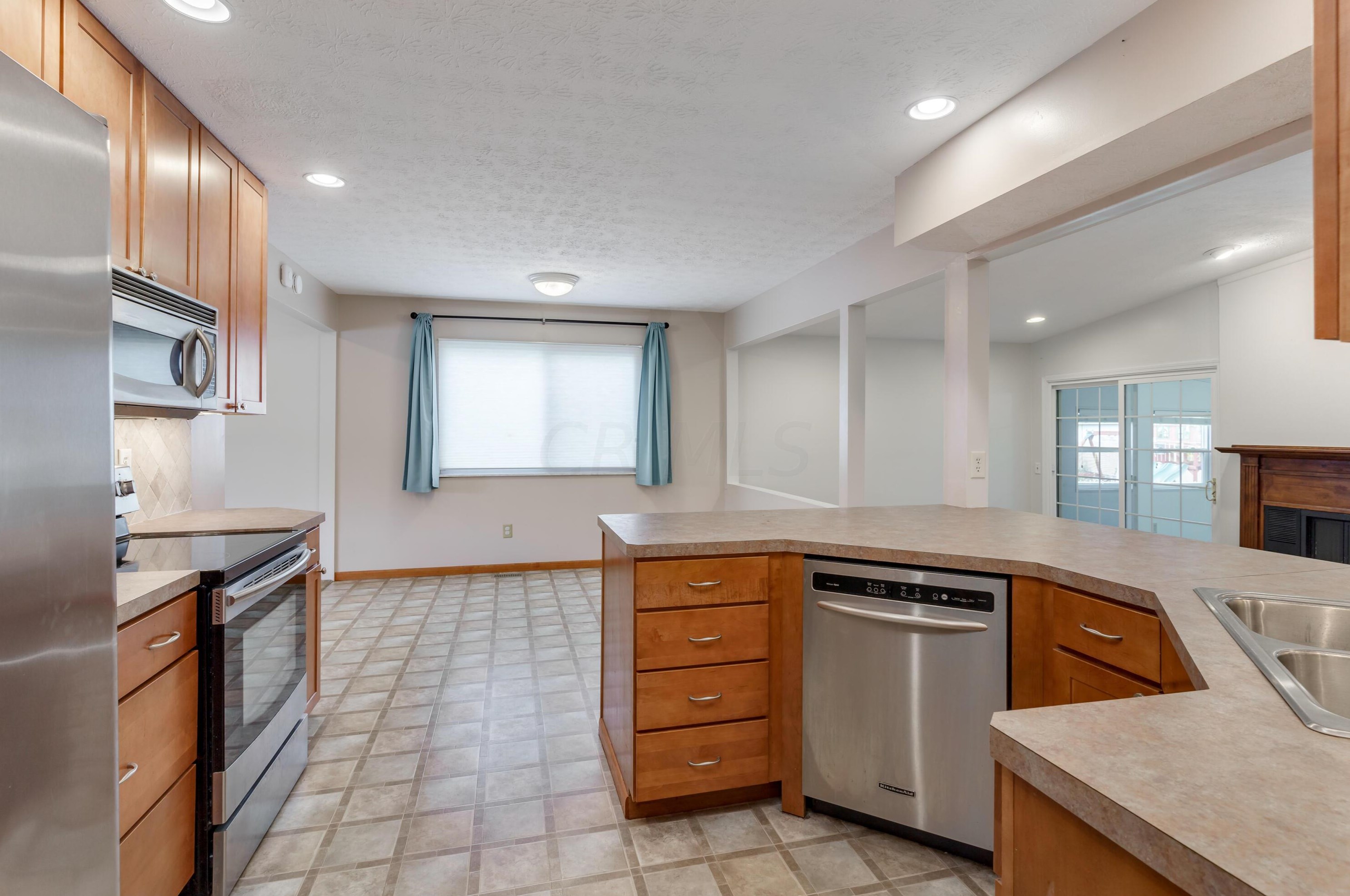 2076 Steffi Dr, Hilliard OH  43026-9432 exterior