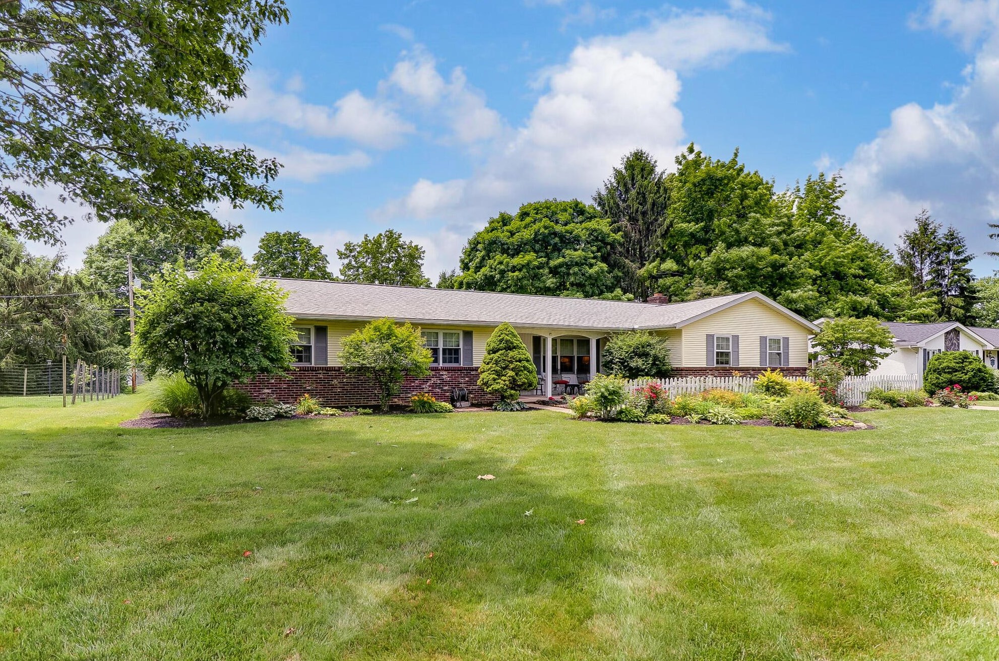 9695 Shalemar Dr, Pickerington, OH 43147