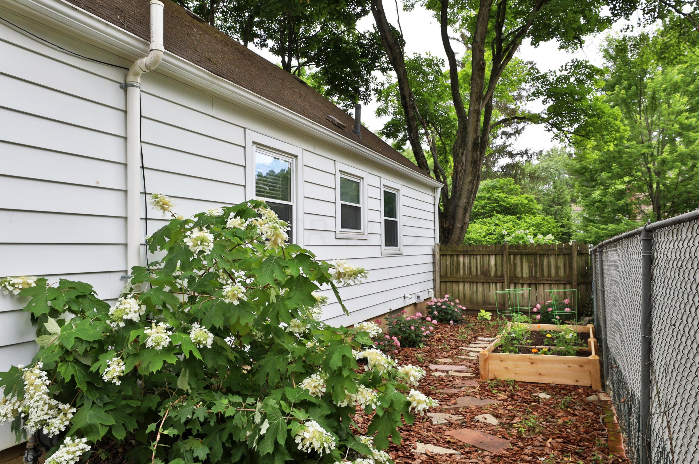 4560 Stewart Pl, Columbus OH  43214-2531 exterior