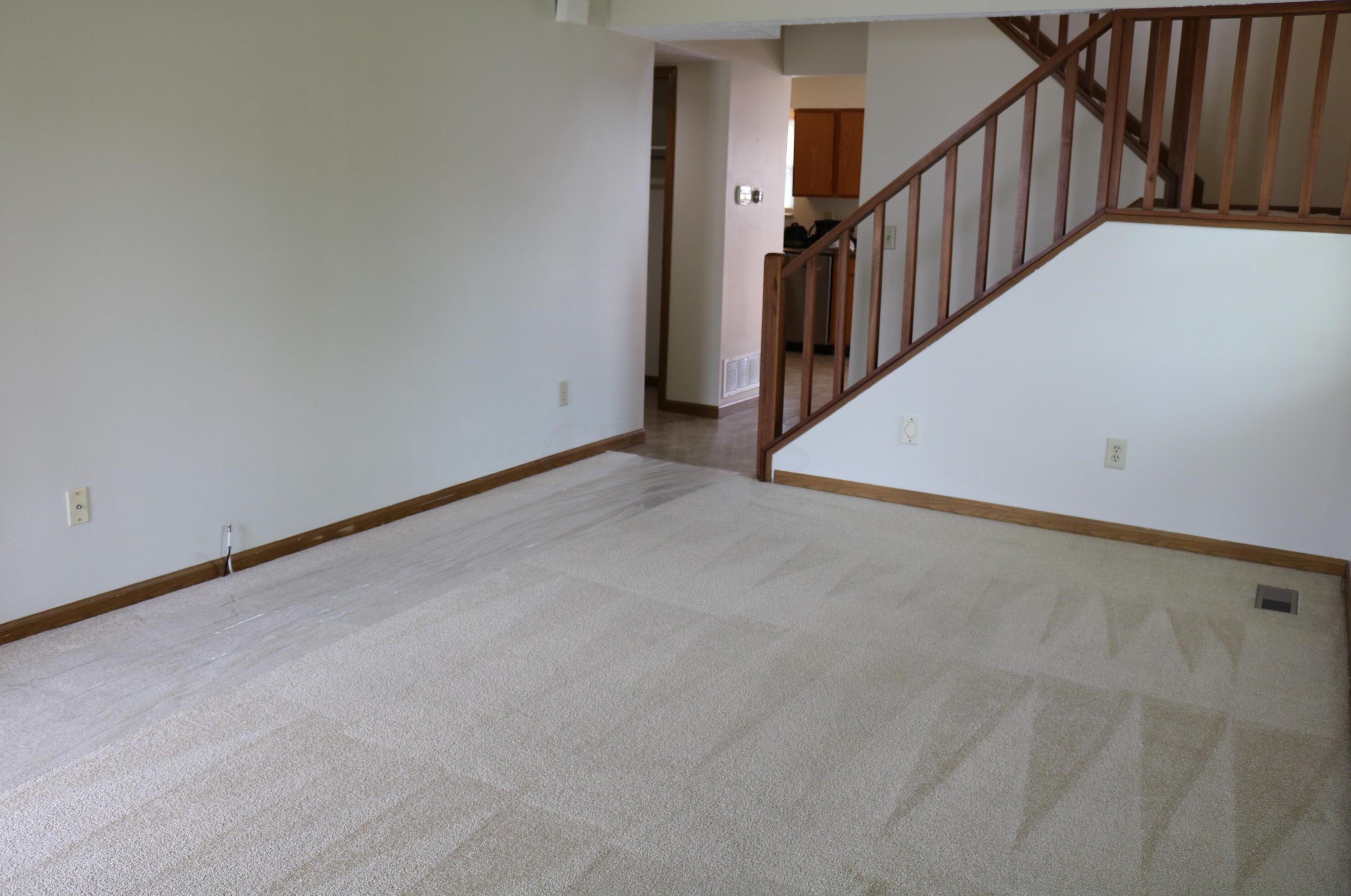 8041 Lakeloop Dr, Westerville, OH 43081