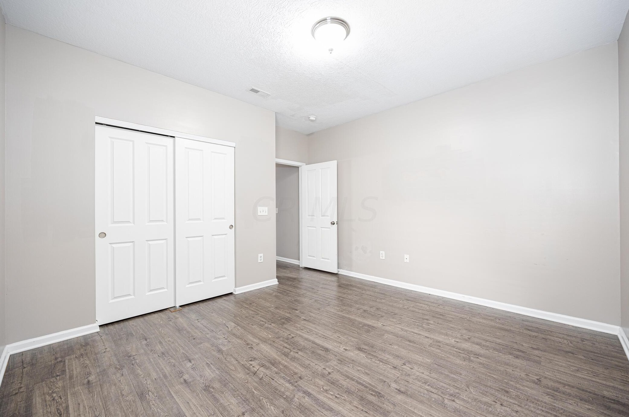 1417 Carylake Cir, Columbus OH  43240-4075 exterior