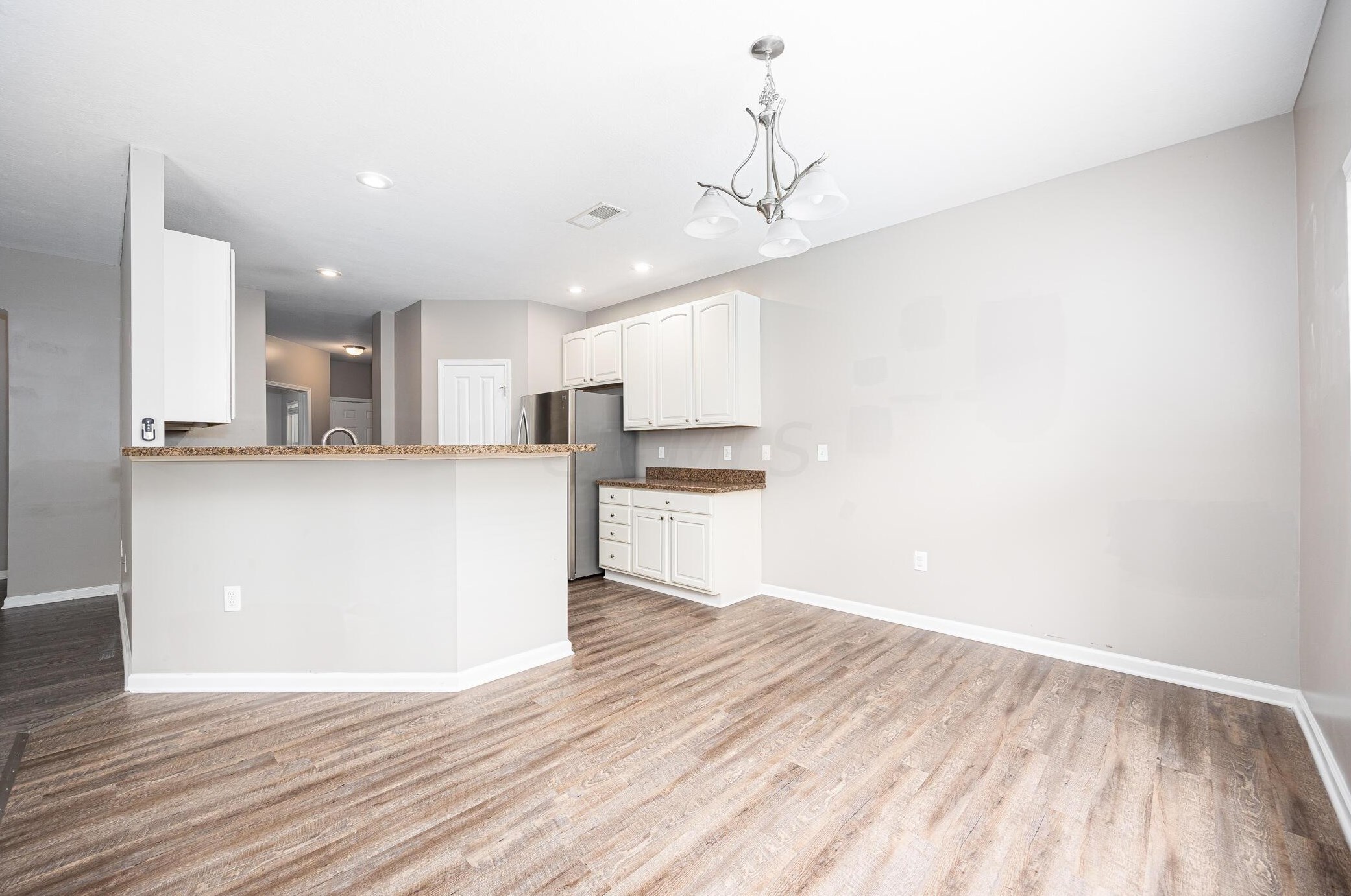 1417 Carylake Cir, Columbus OH  43240-4075 exterior