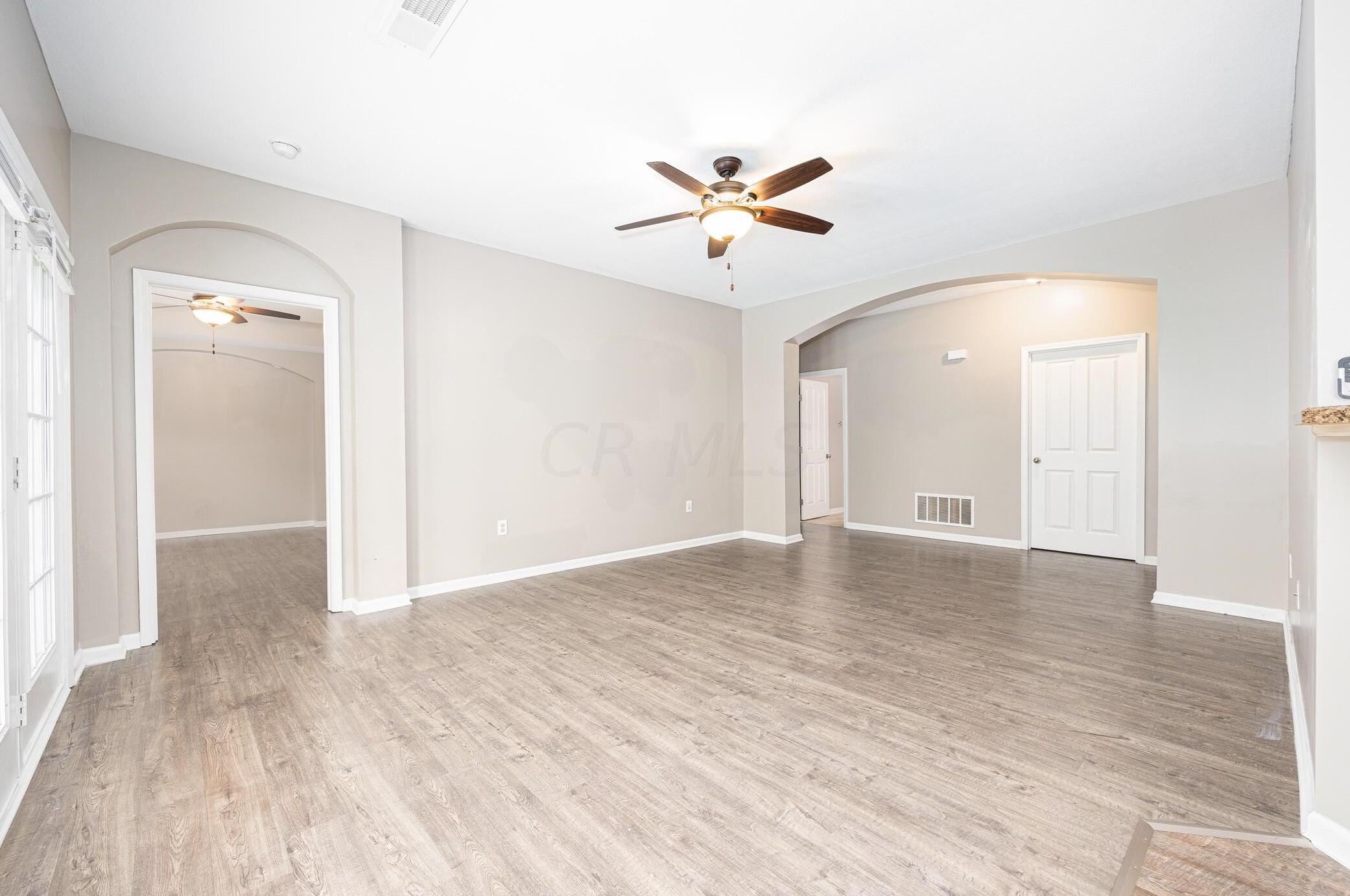 1417 Carylake Cir, Columbus OH  43240-4075 exterior