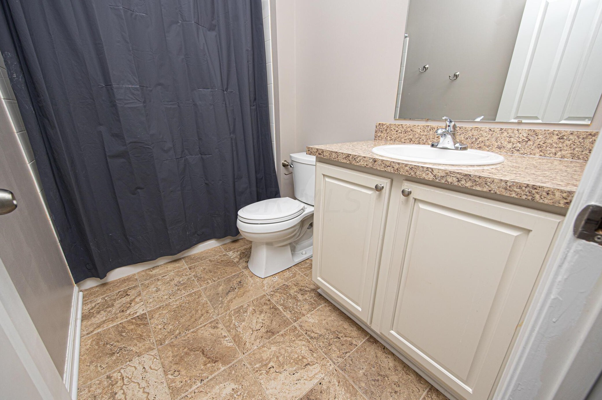 1417 Carylake Cir, Columbus OH  43240-4075 exterior