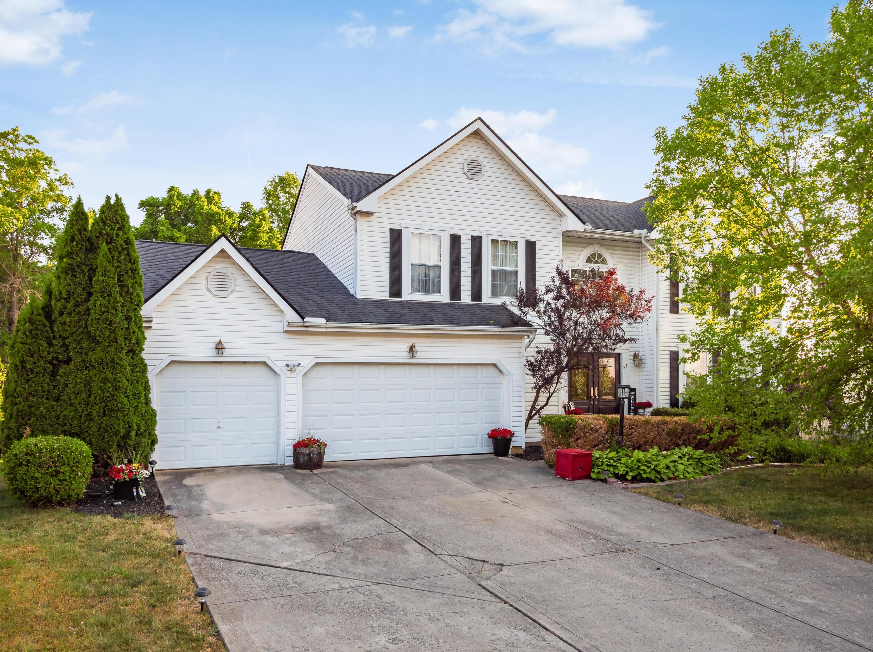 37 Grisby Ln, Pickerington, OH 43147-8184