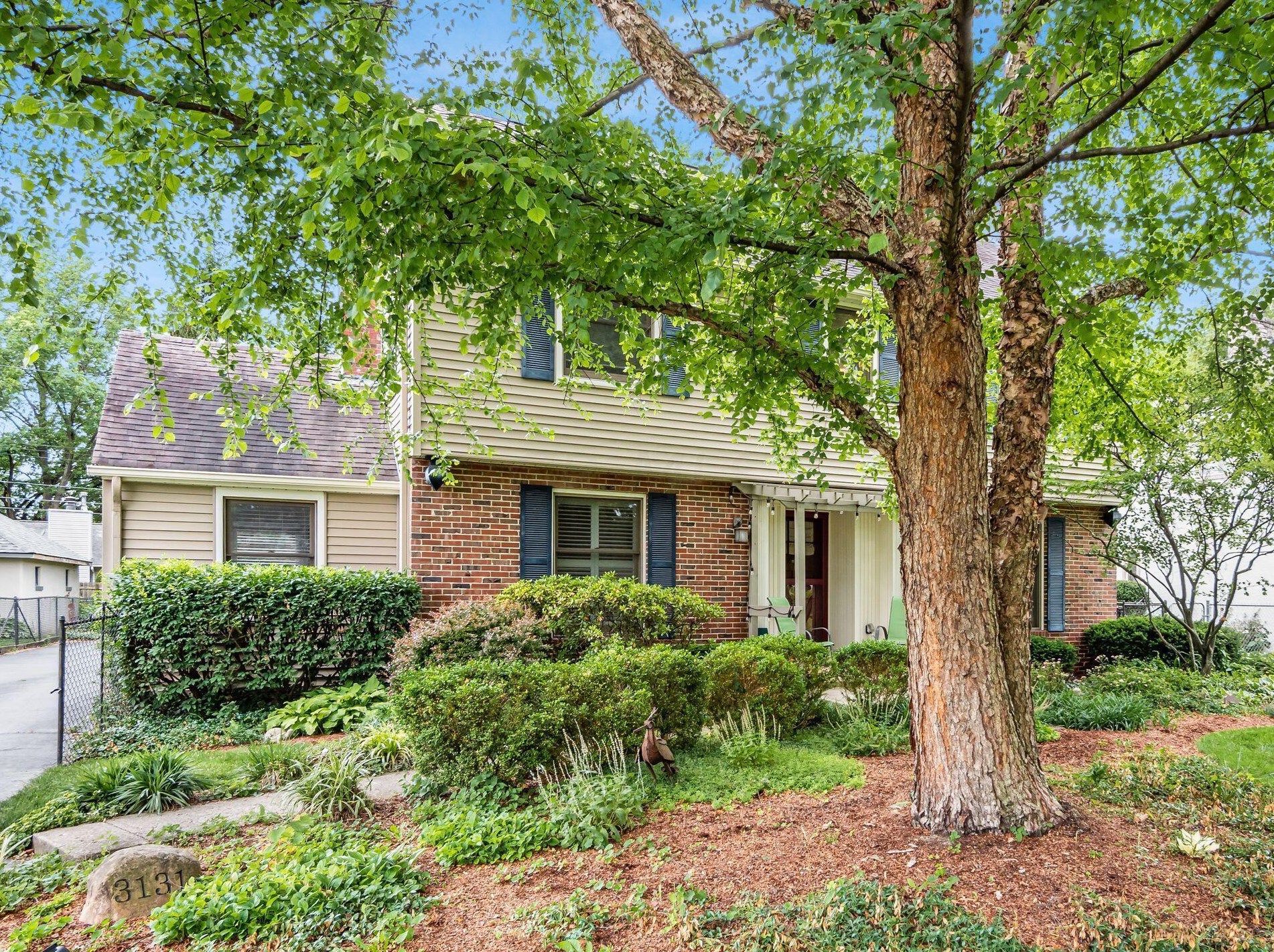 3131 Broadmoor Ave, Columbus, OH 43209-2004