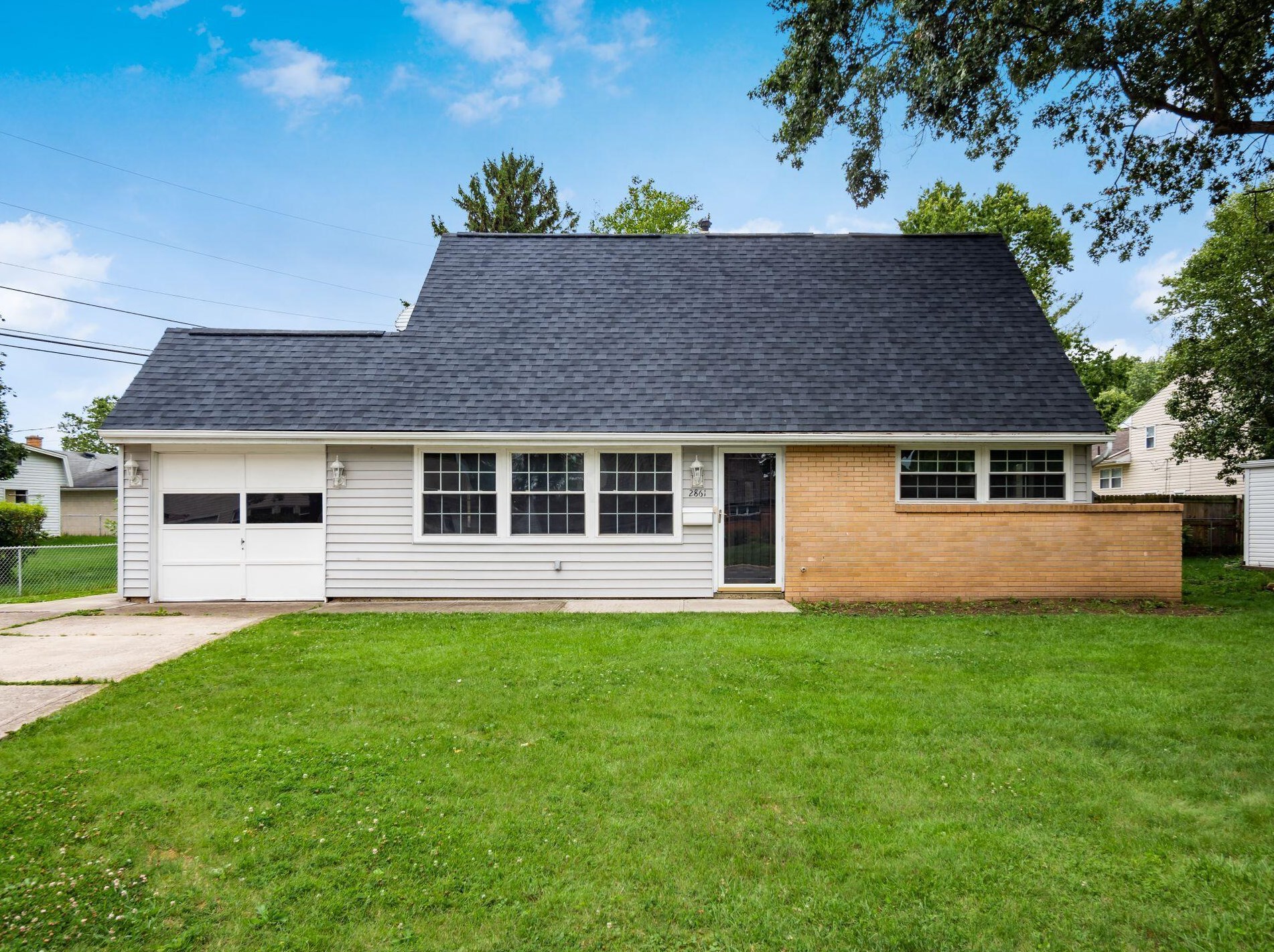 2861 Dennis Ln, Darbydale, OH 43123