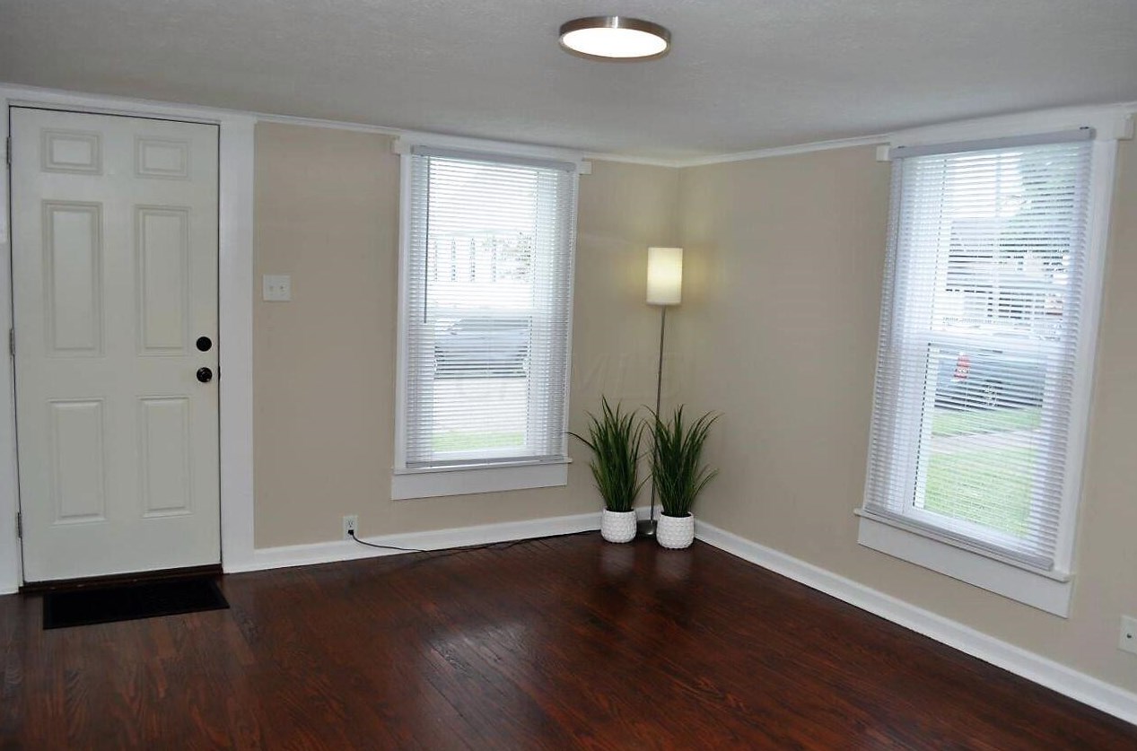 869 Mulberry St, Lancaster OH  43130-2916 exterior