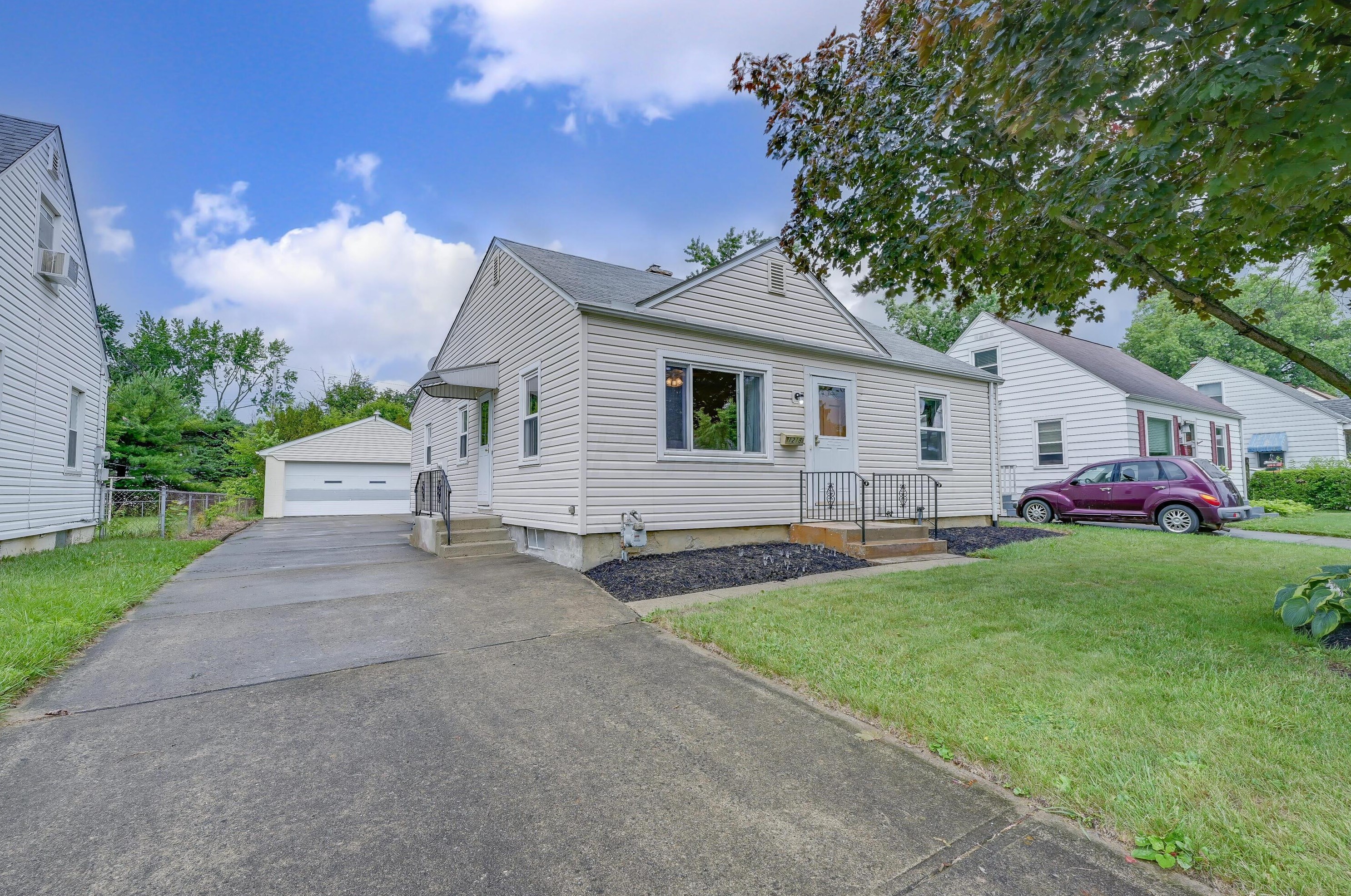 1218 Pauline Ave, Columbus, OH 43224-3366