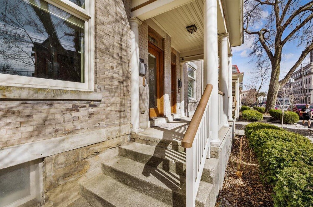 60 Buttles Ave, Columbus OH  43215-1451 exterior